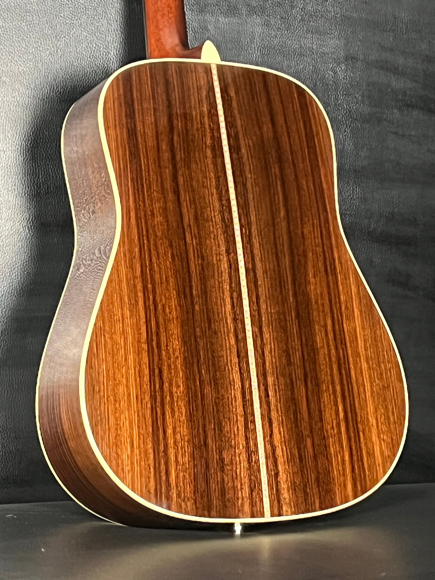 Martin HD-28 Sunburst 2019 (PRE-OWNED)