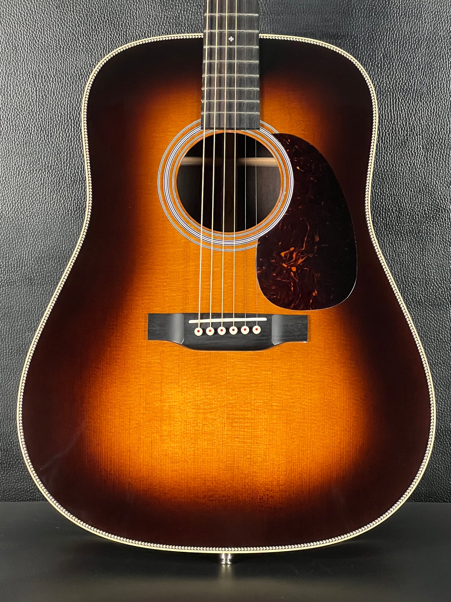Martin HD-28 Sunburst 2019 (PRE-OWNED)
