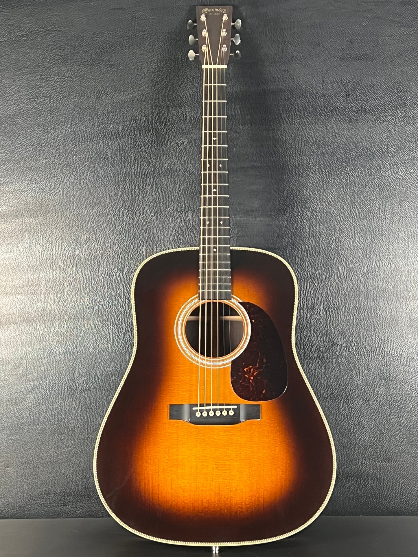 Martin HD-28 Sunburst 2019 (PRE-OWNED)