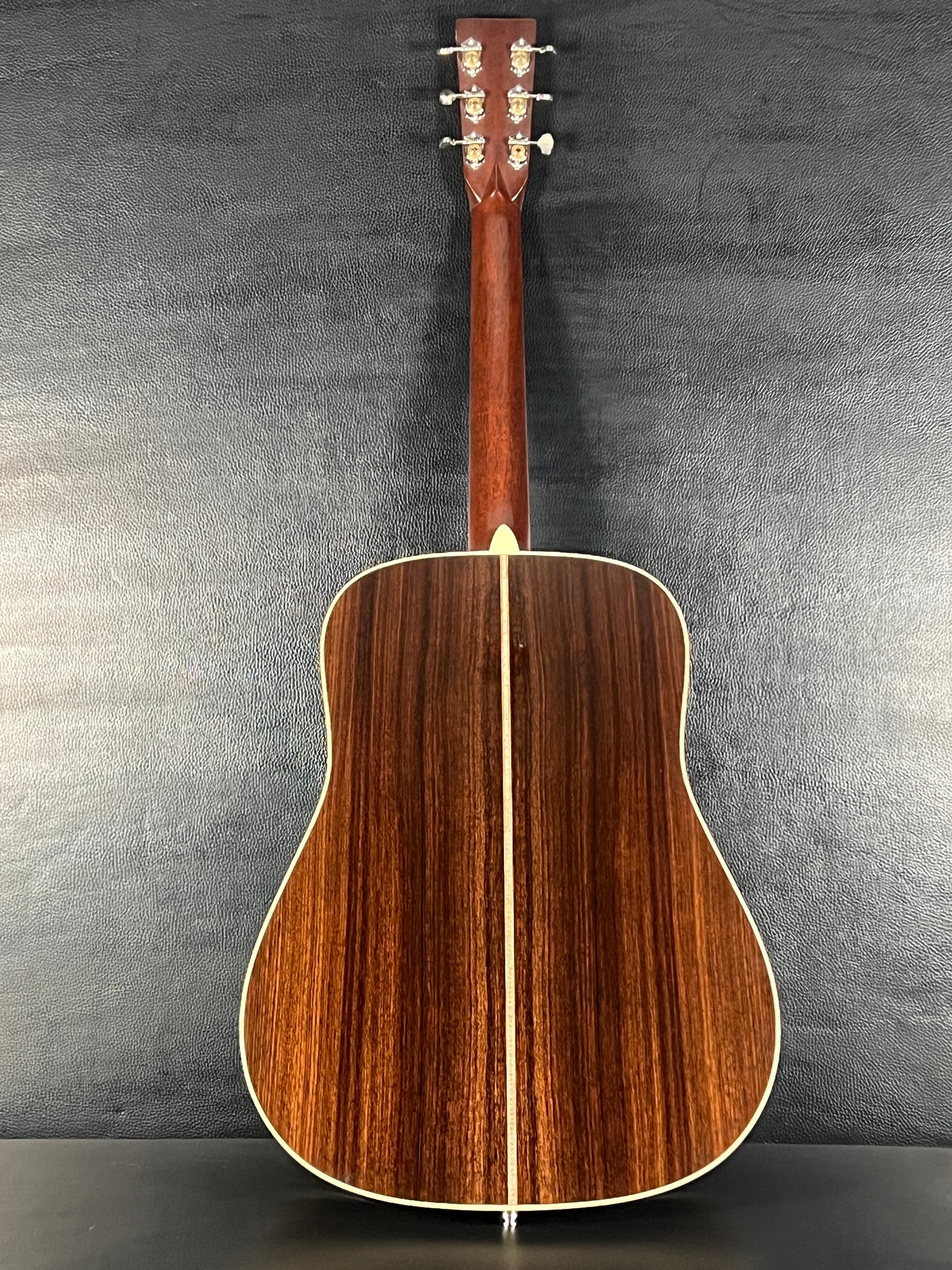 Martin HD-28 Sunburst 2019 (PRE-OWNED)