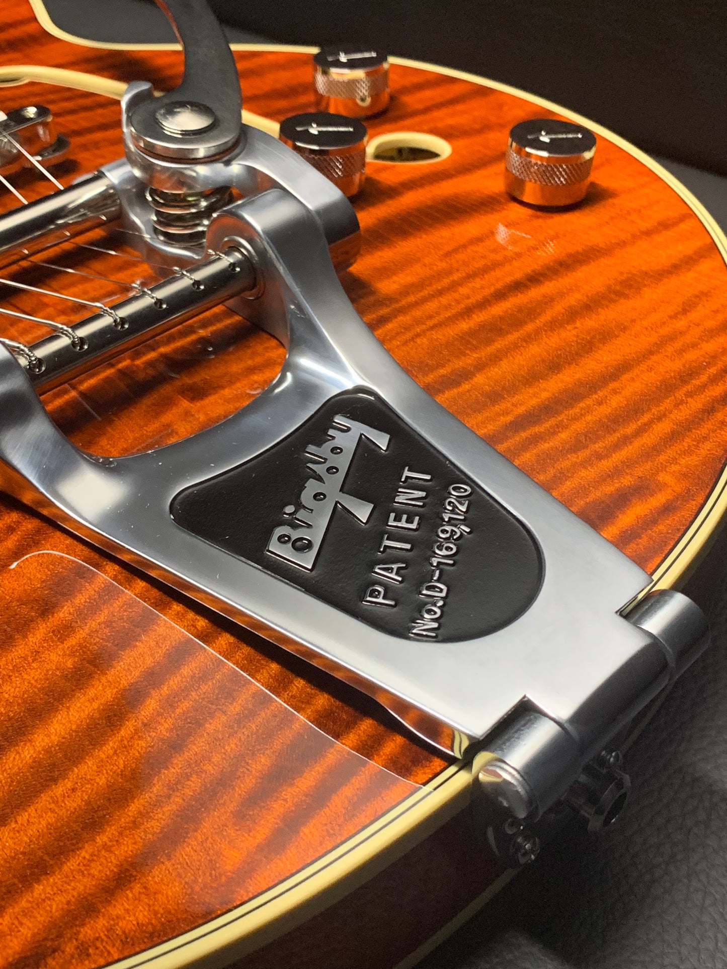 Gretsch Players Edition Broadkaster Jr. Center Block Single-cut With String-thru Bigsby and Flame Maple G6659TFM