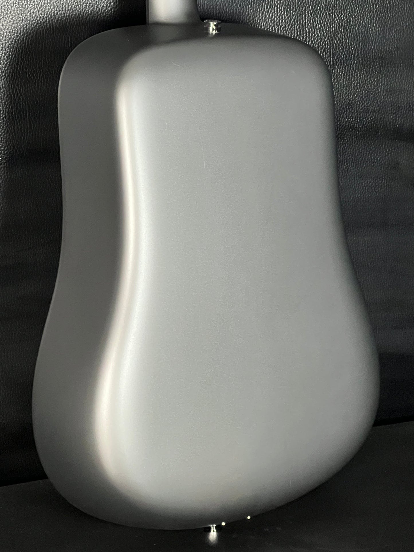 LavaMe 4 Carbon (PRE-OWNED)