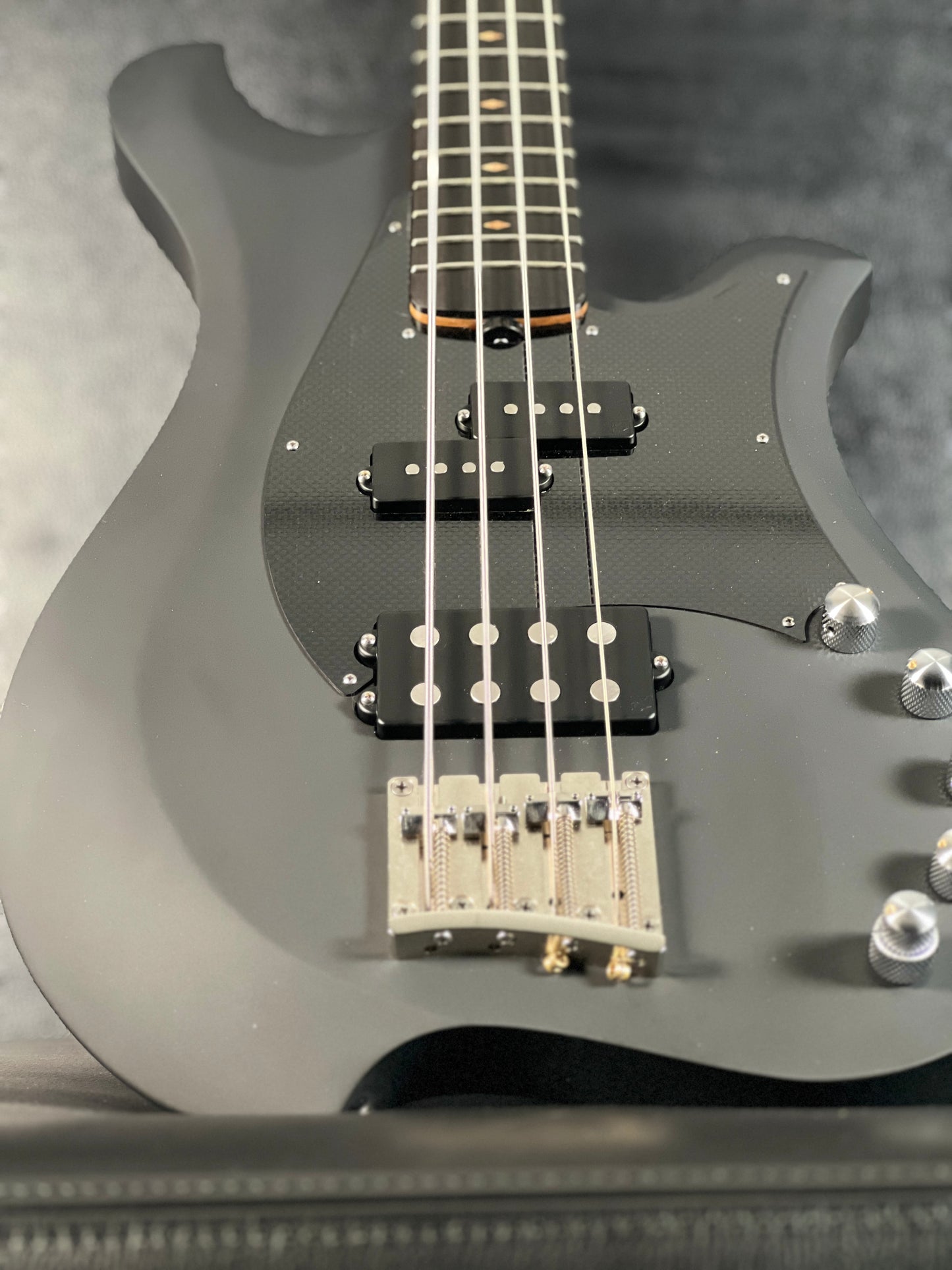Bacci Marleo 4-String Active Bass Velvet Nero Matte Black