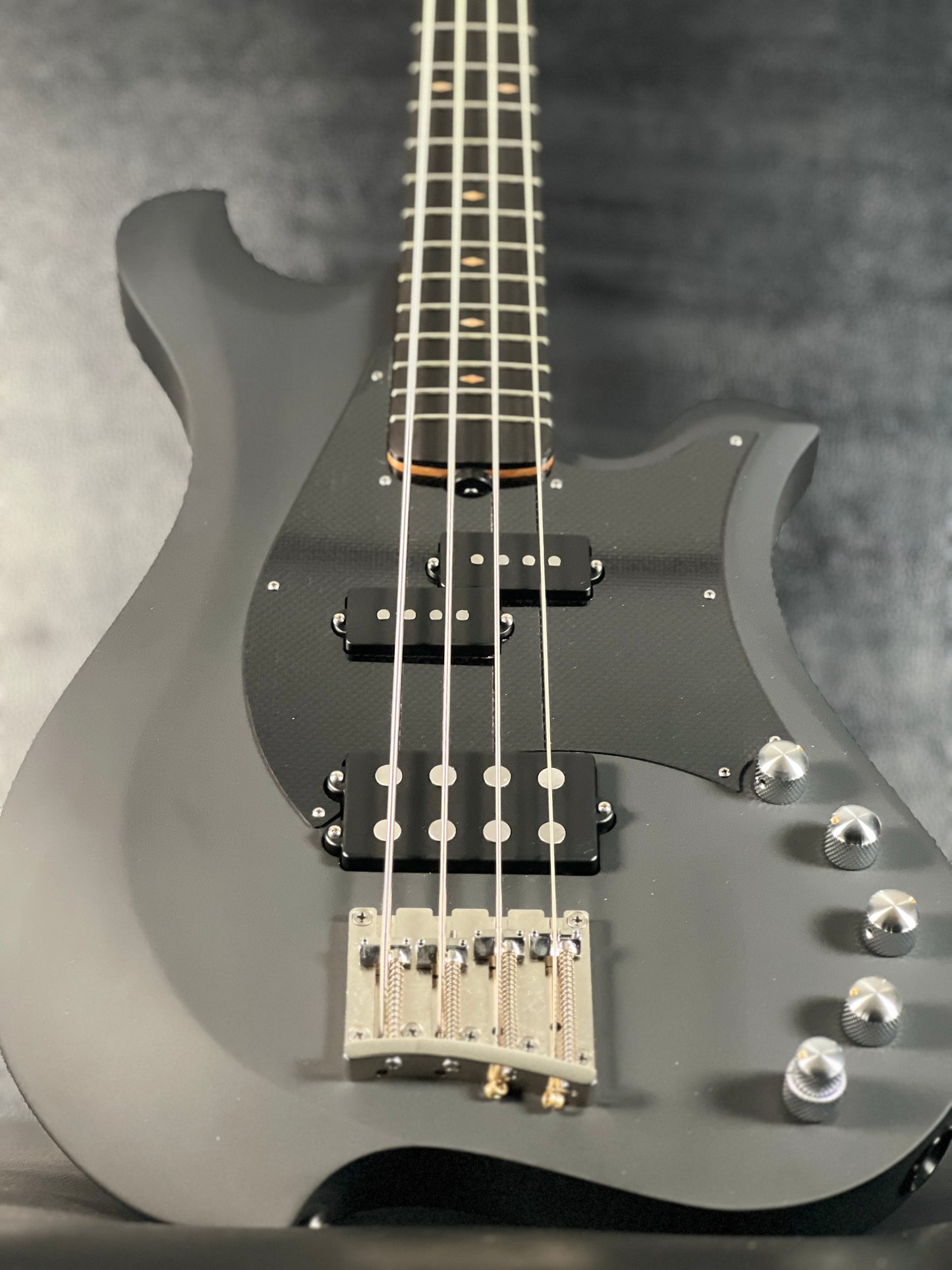 Bacci Marleo 4-String Active Bass Velvet Nero Matte Black