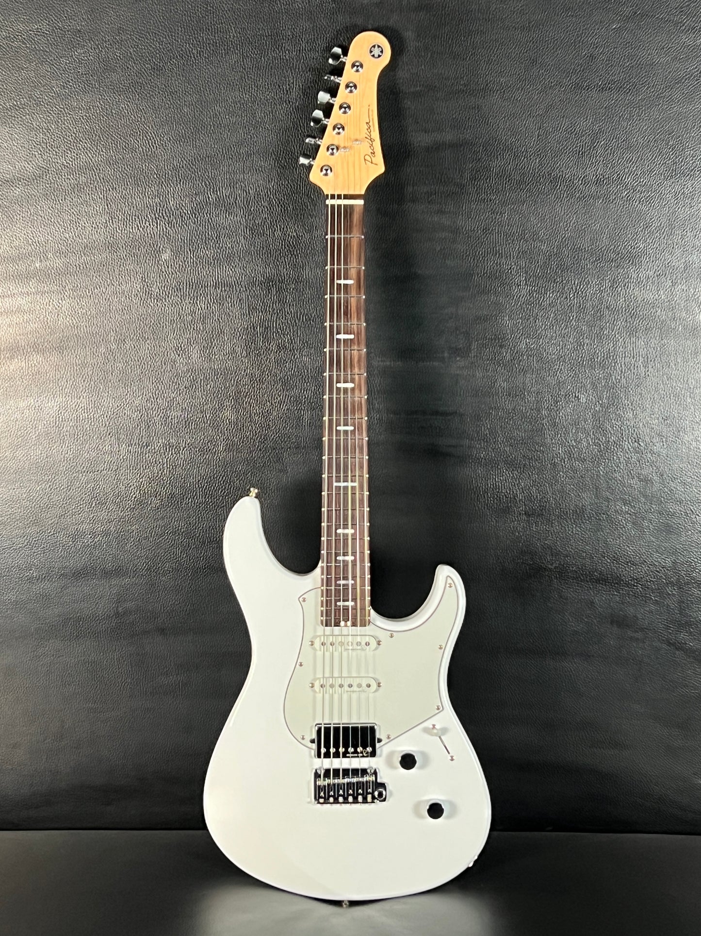 Yamaha Pacifica Standard Plus Shell White (PRE-OWNED)
