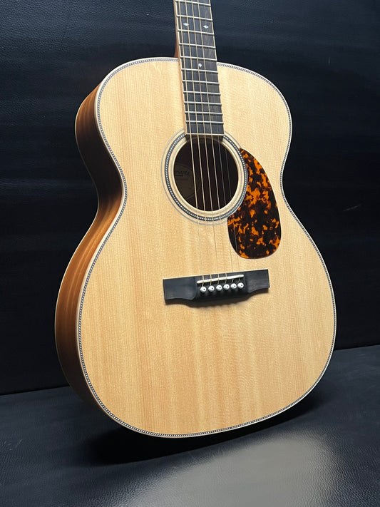 Larrivée OM-40 Mahogany (PRE-OWNED)