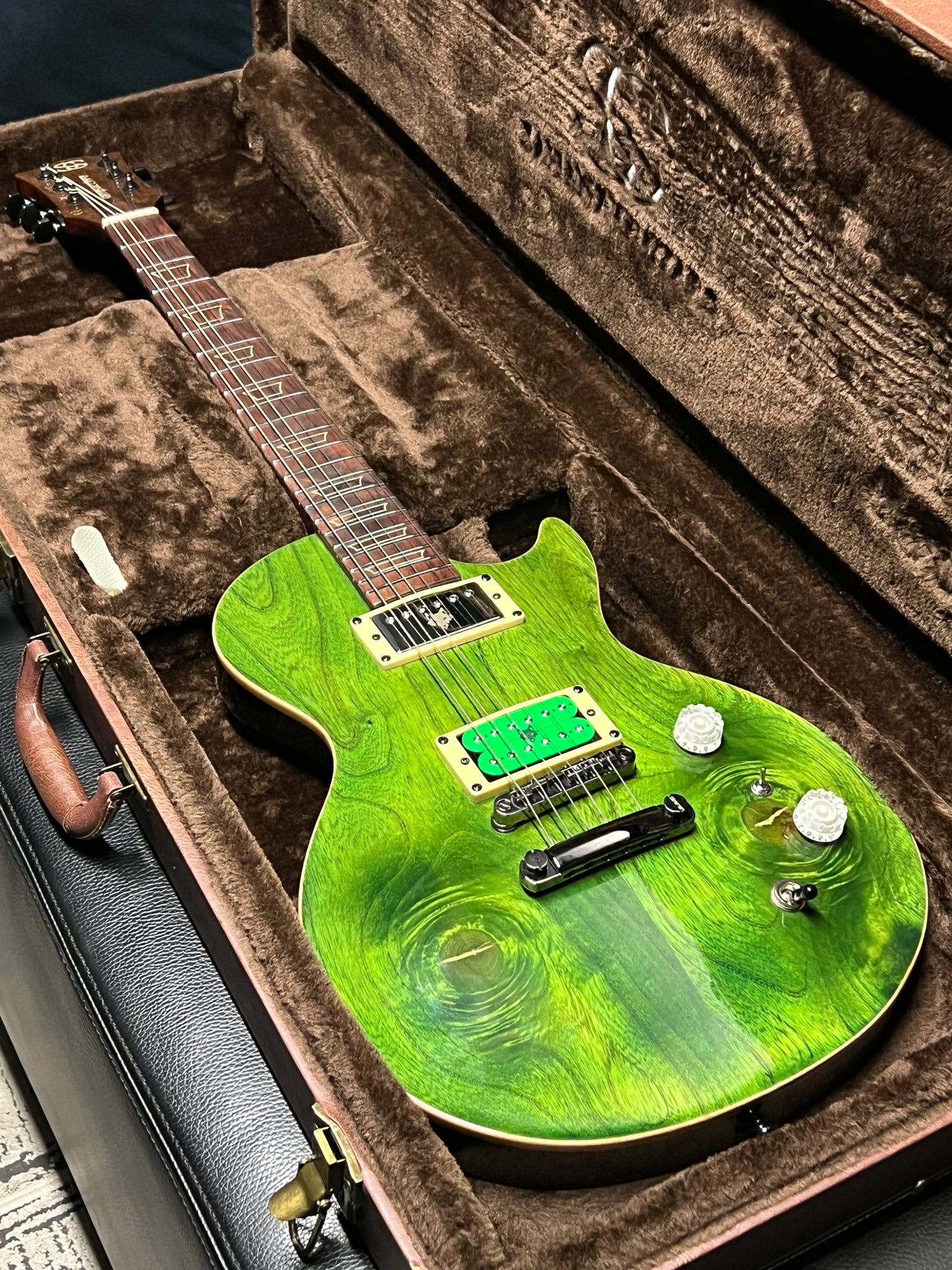 Sahana Lampucchre Ridesh Tamang signature “Wolfie” (PRE-OWNED)