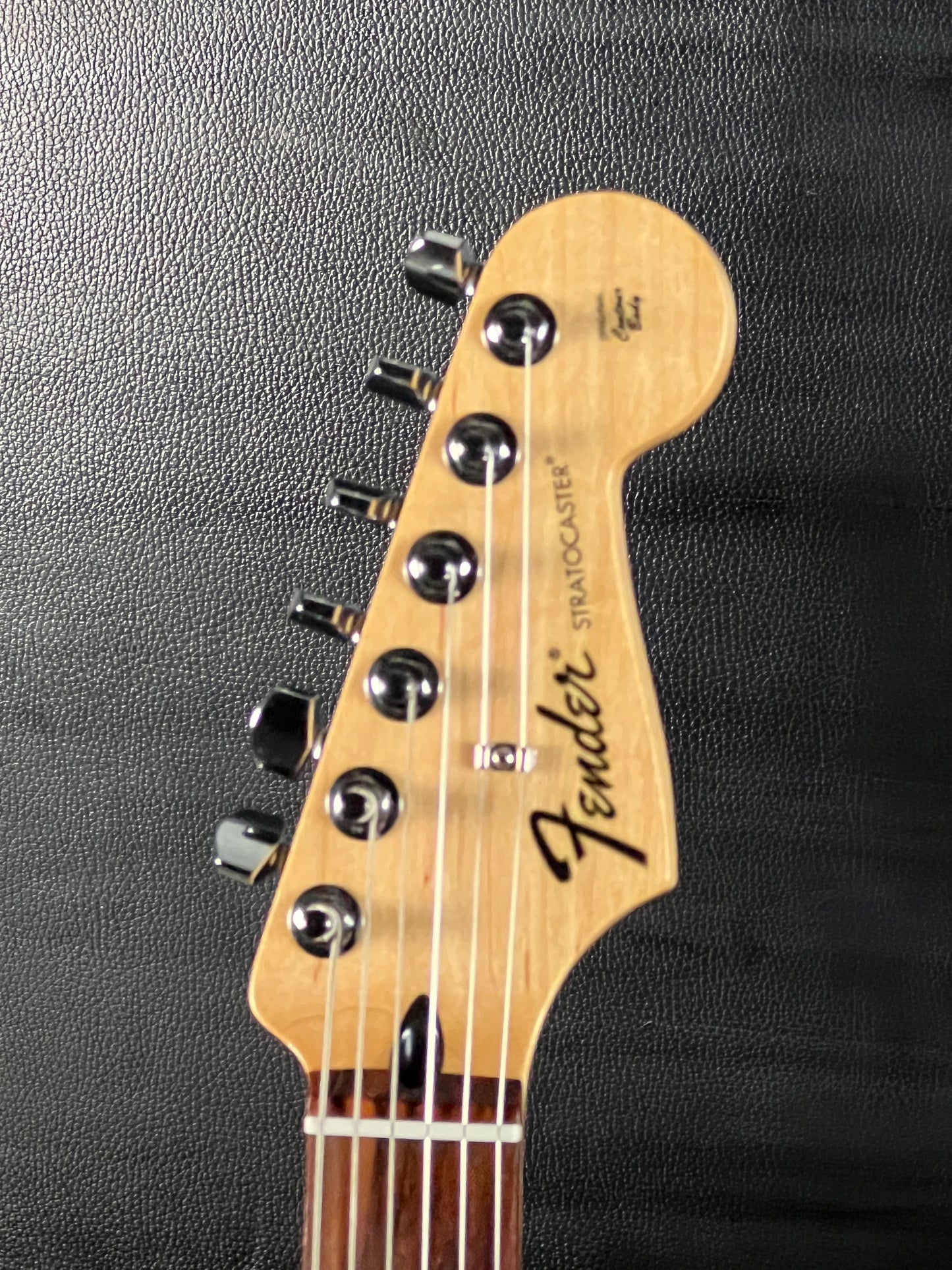 Deluxe Stratocaster HSS Plus Top with iOS Connectivity 2014 (PRE-OWNED)