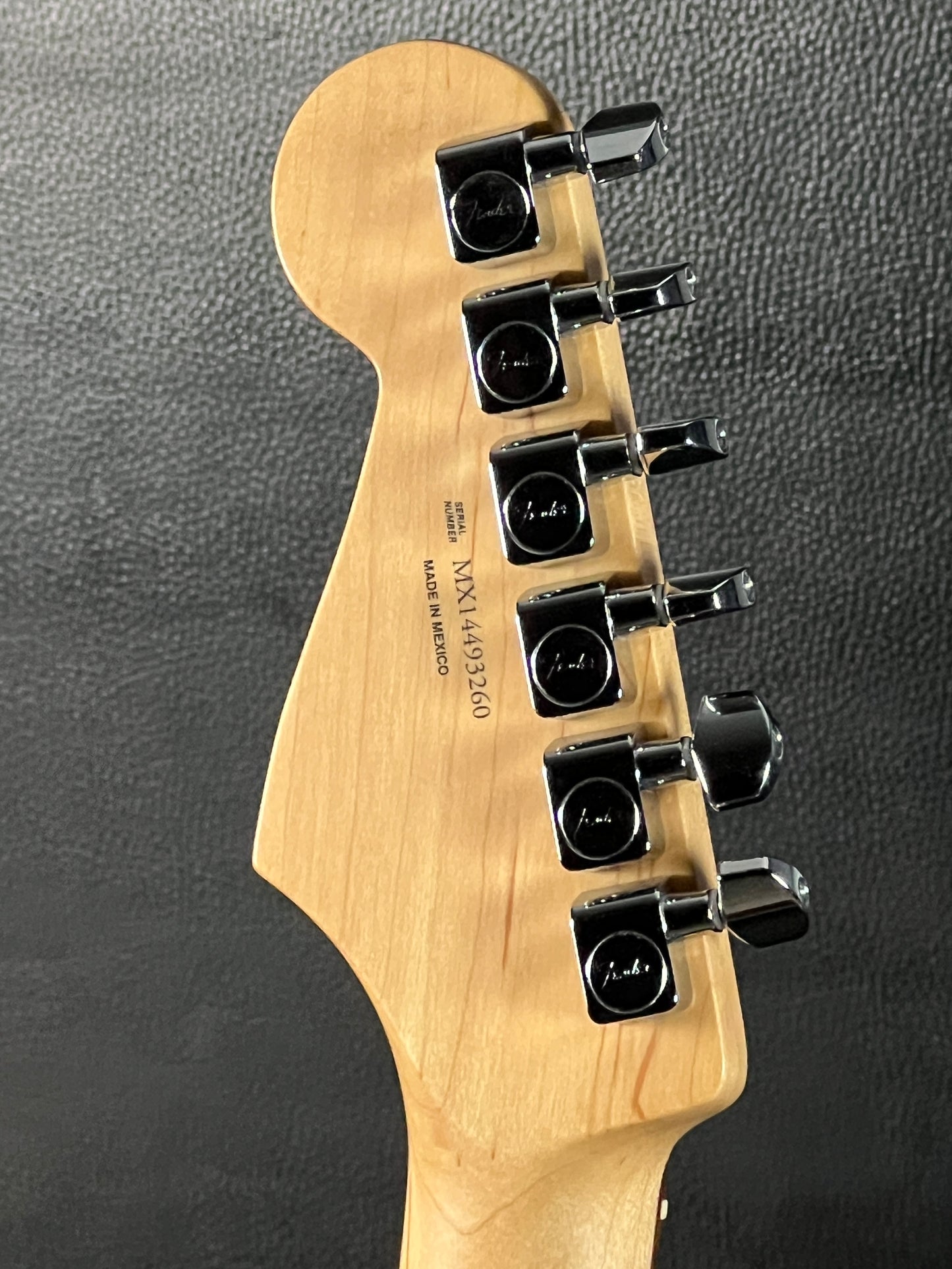 Deluxe Stratocaster HSS Plus Top with iOS Connectivity 2014 (PRE-OWNED)