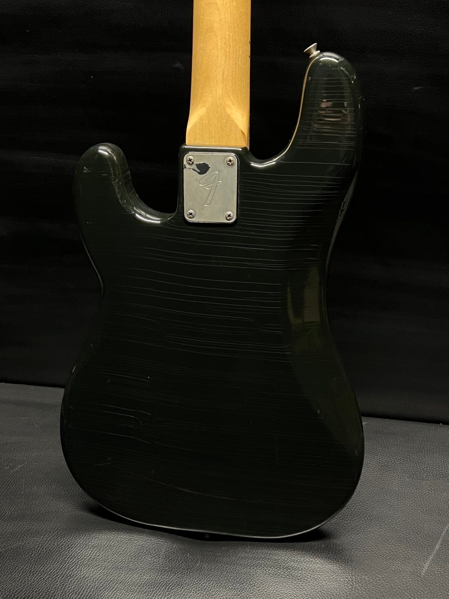 Fender 1977 Precision Bass (PRE-OWNED)