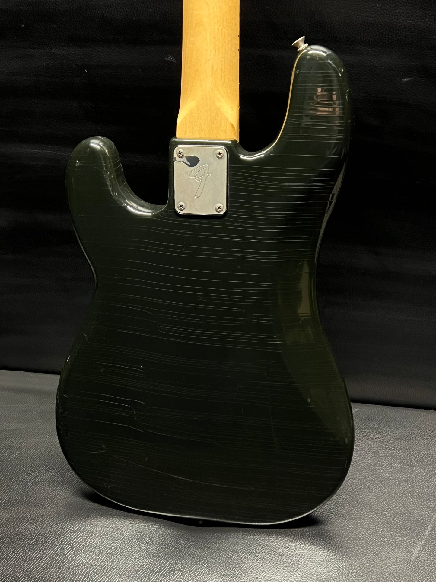 Fender 1977 Precision Bass (PRE-OWNED)