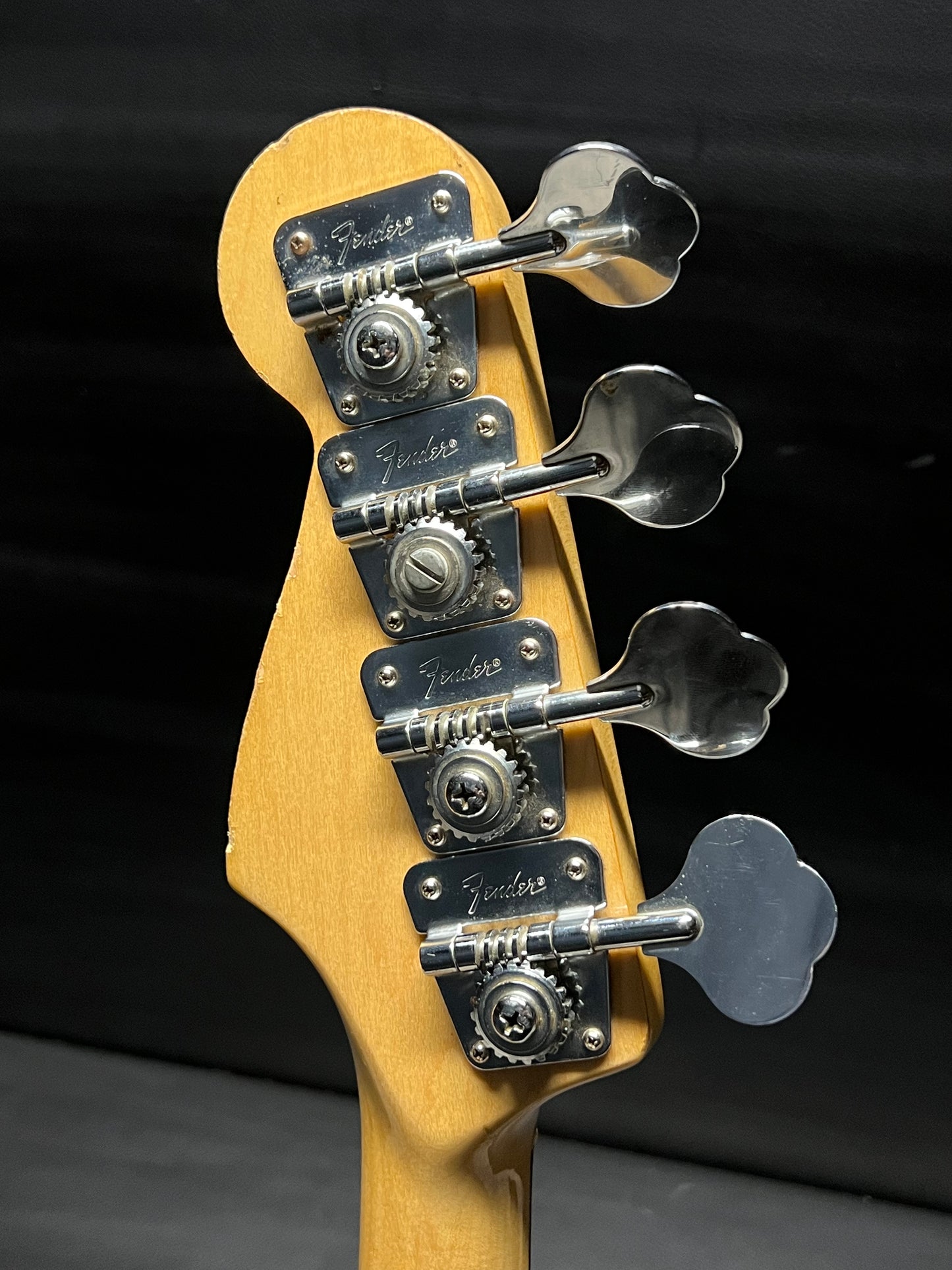 Fender 1977 Precision Bass (PRE-OWNED)