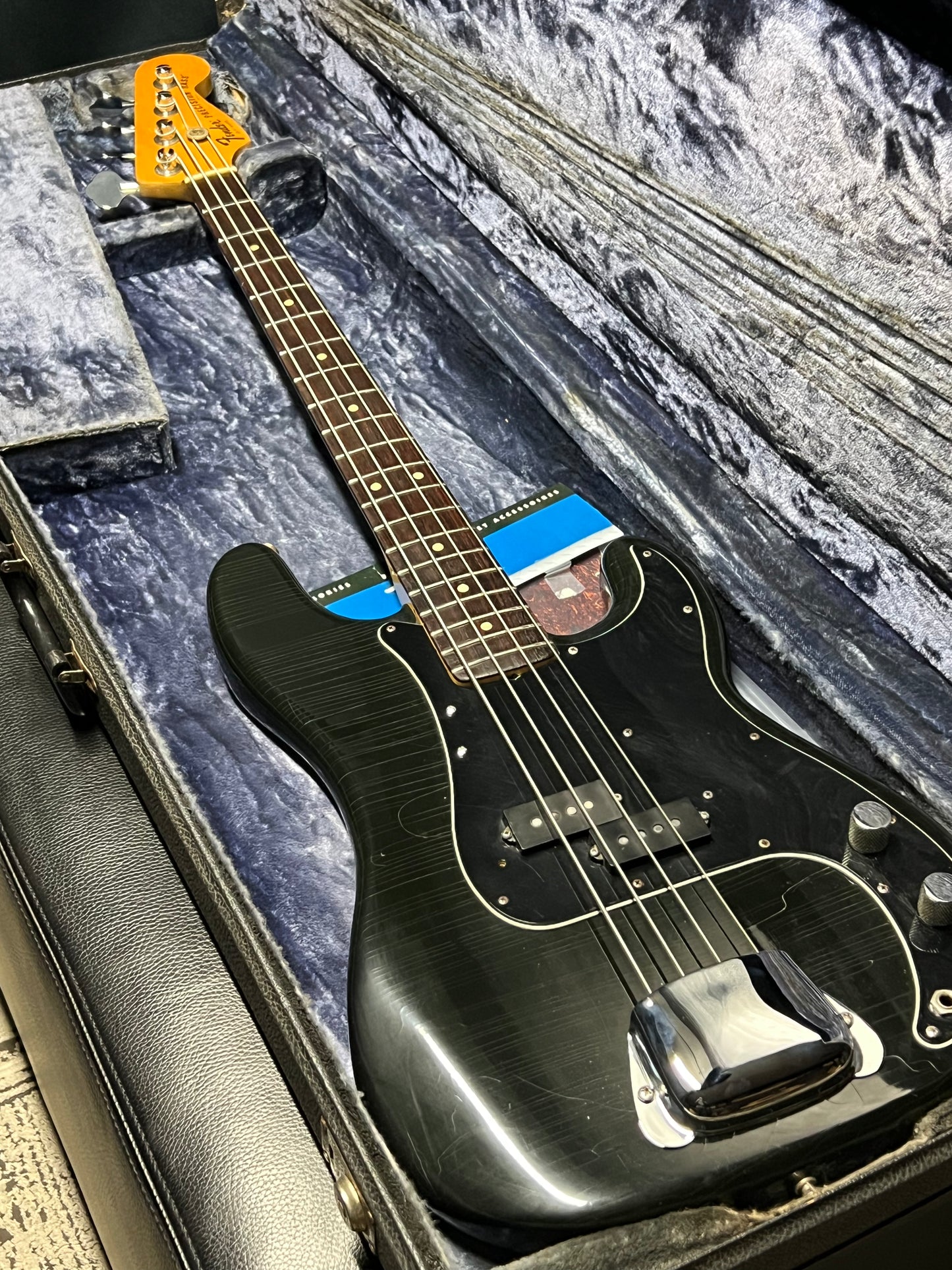 Fender 1977 Precision Bass (PRE-OWNED)