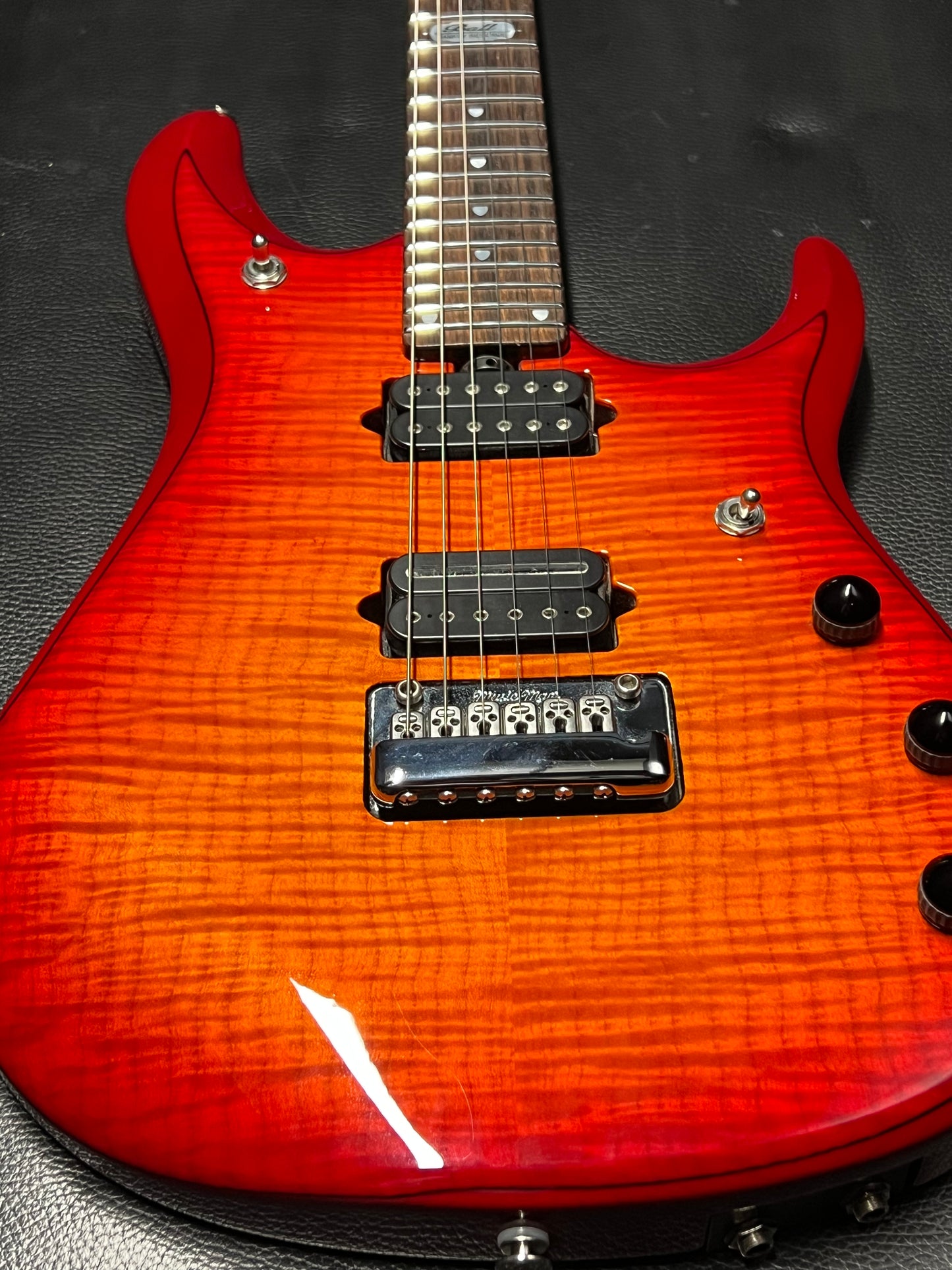 Music Man John Petrucci JP6 Piezo Family Reserve 2013 (PRE-OWNED)