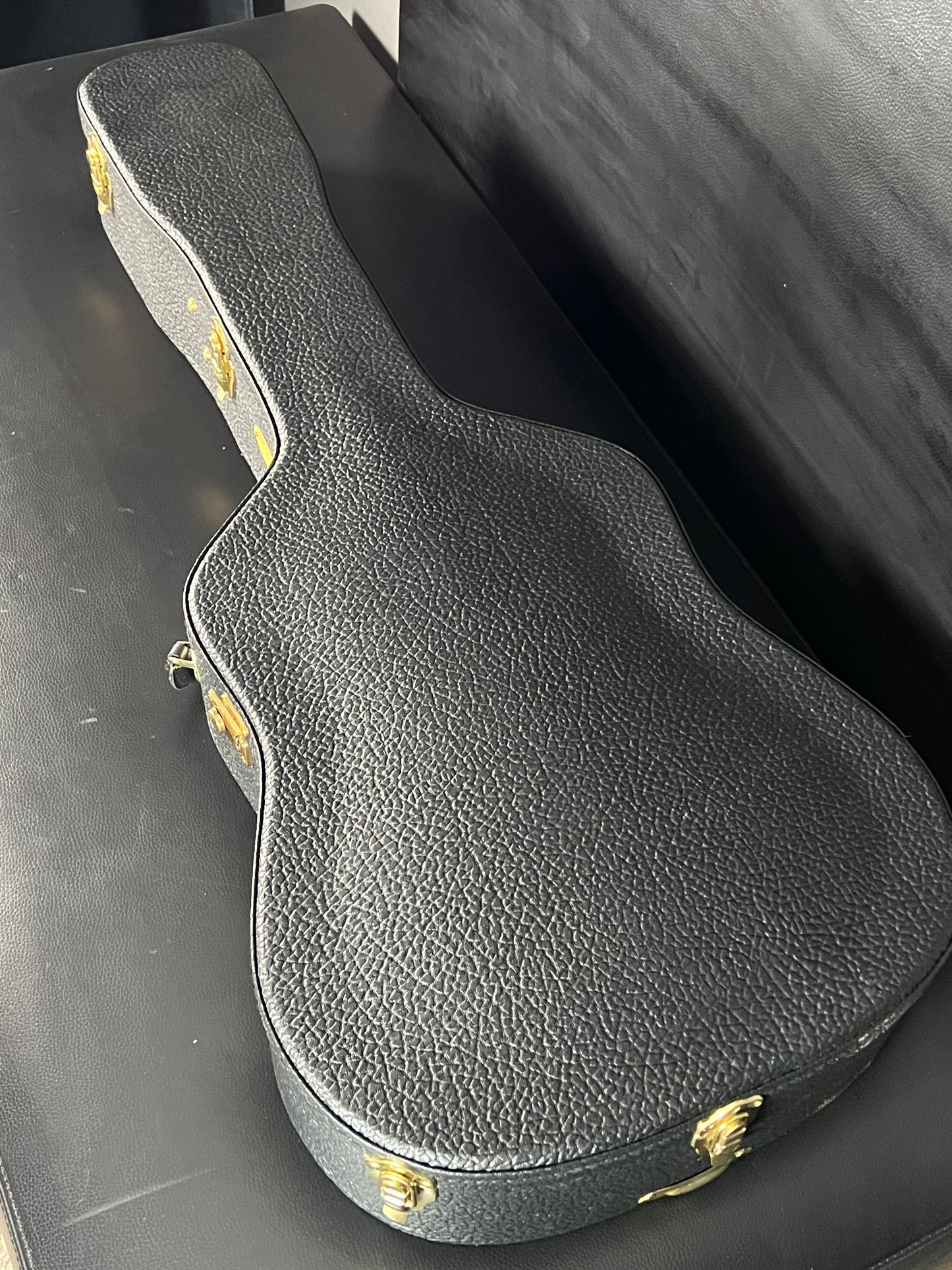 Martin HD-28 (PRE-OWNED)