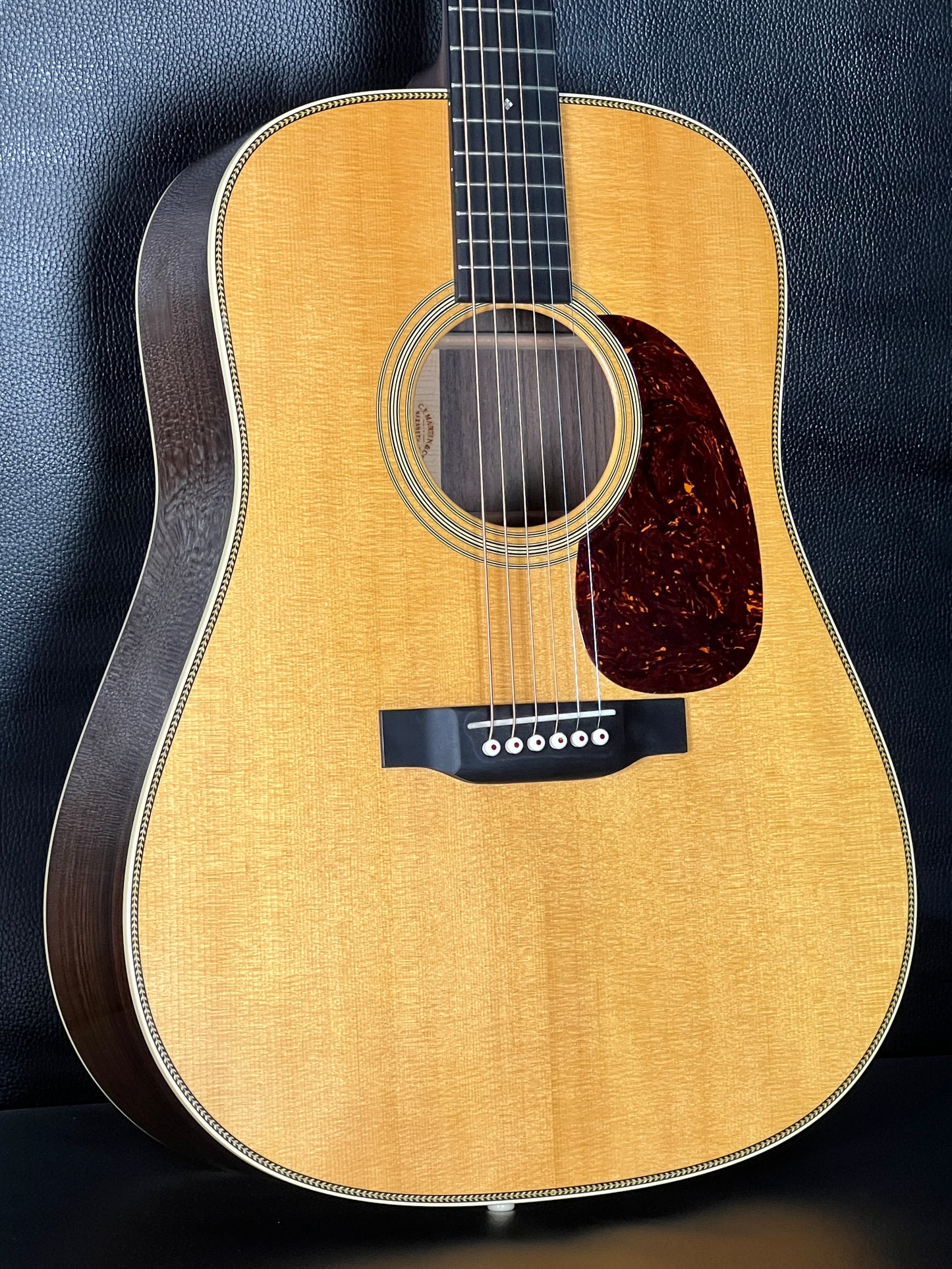 Martin HD-28 (PRE-OWNED)