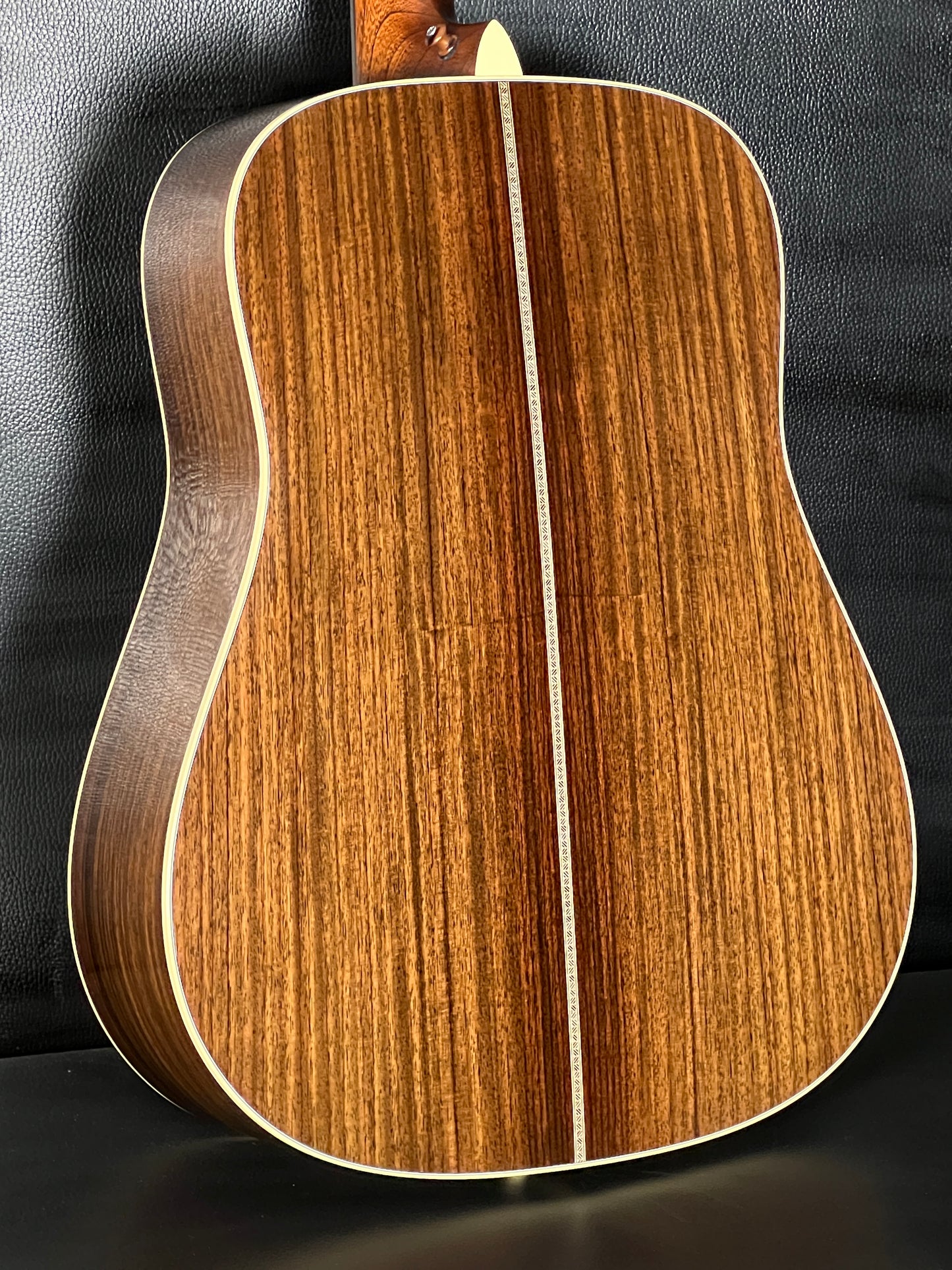 Martin HD-28 (PRE-OWNED)
