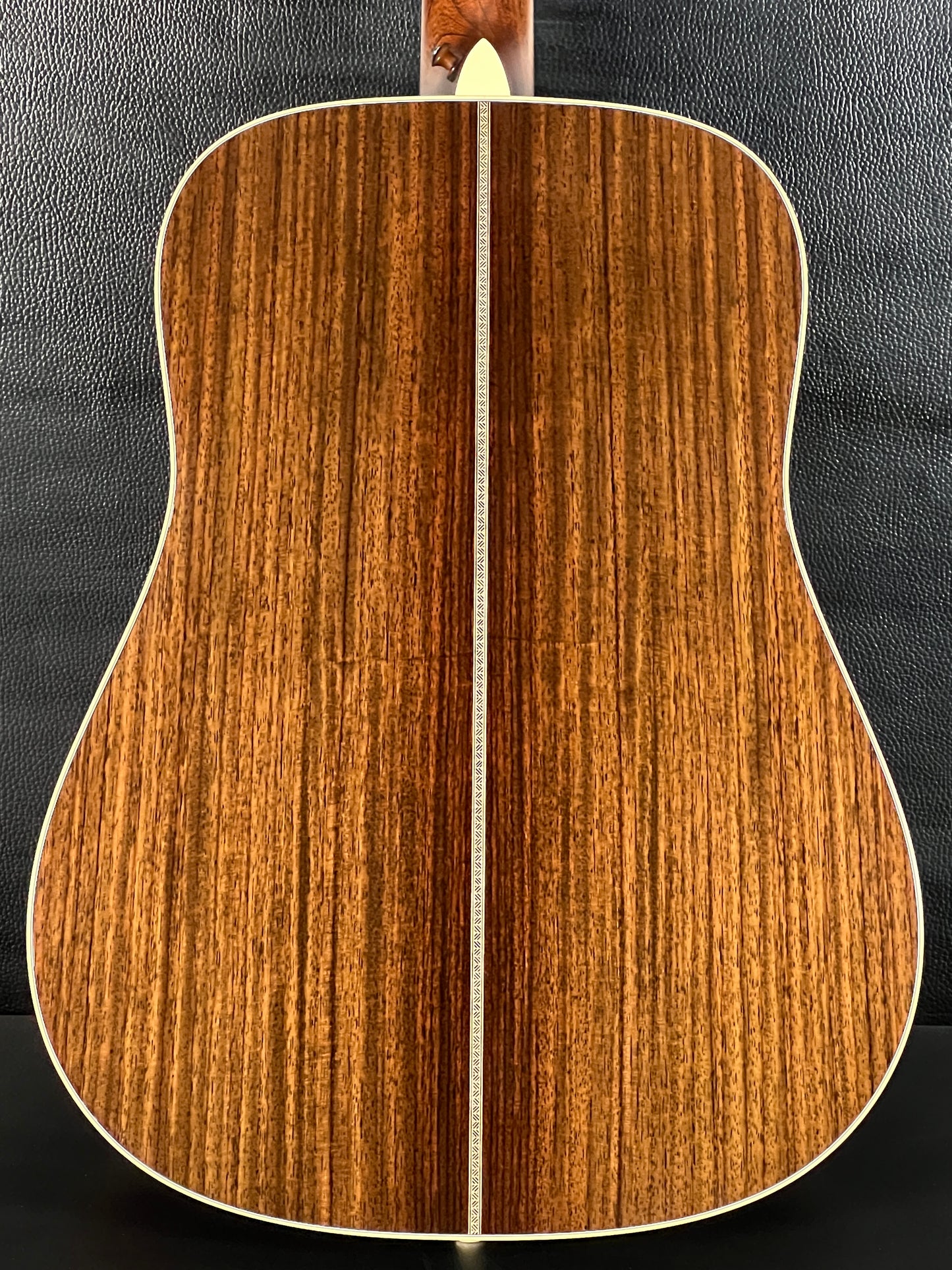Martin HD-28 (PRE-OWNED)