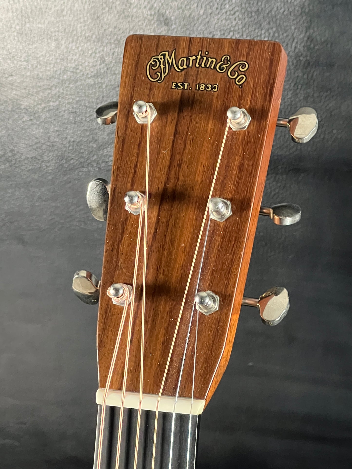 Martin HD-28 (PRE-OWNED)