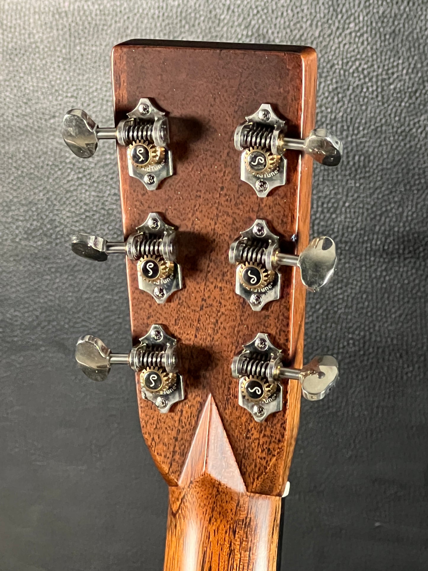 Martin HD-28 (PRE-OWNED)