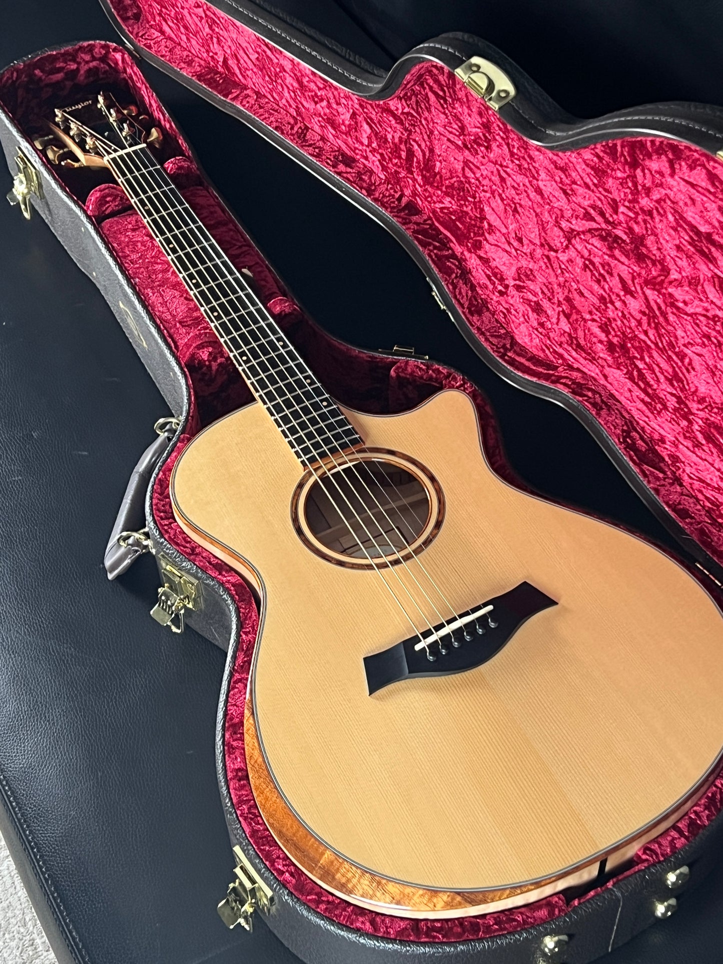 Taylor Custom GC Quilted Maple & Engelmann Spruce 2014 (PRE-OWNED)