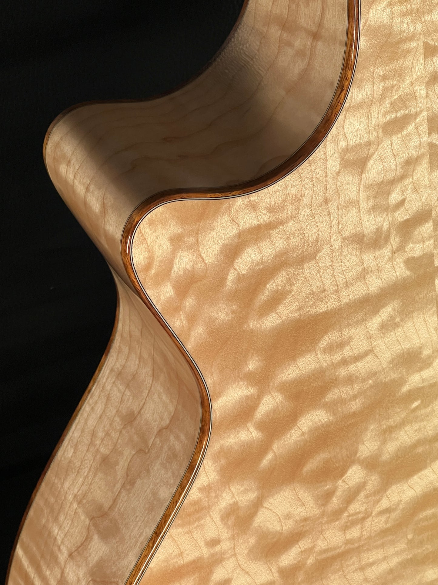 Taylor Custom GC Quilted Maple & Engelmann Spruce 2014 (PRE-OWNED)