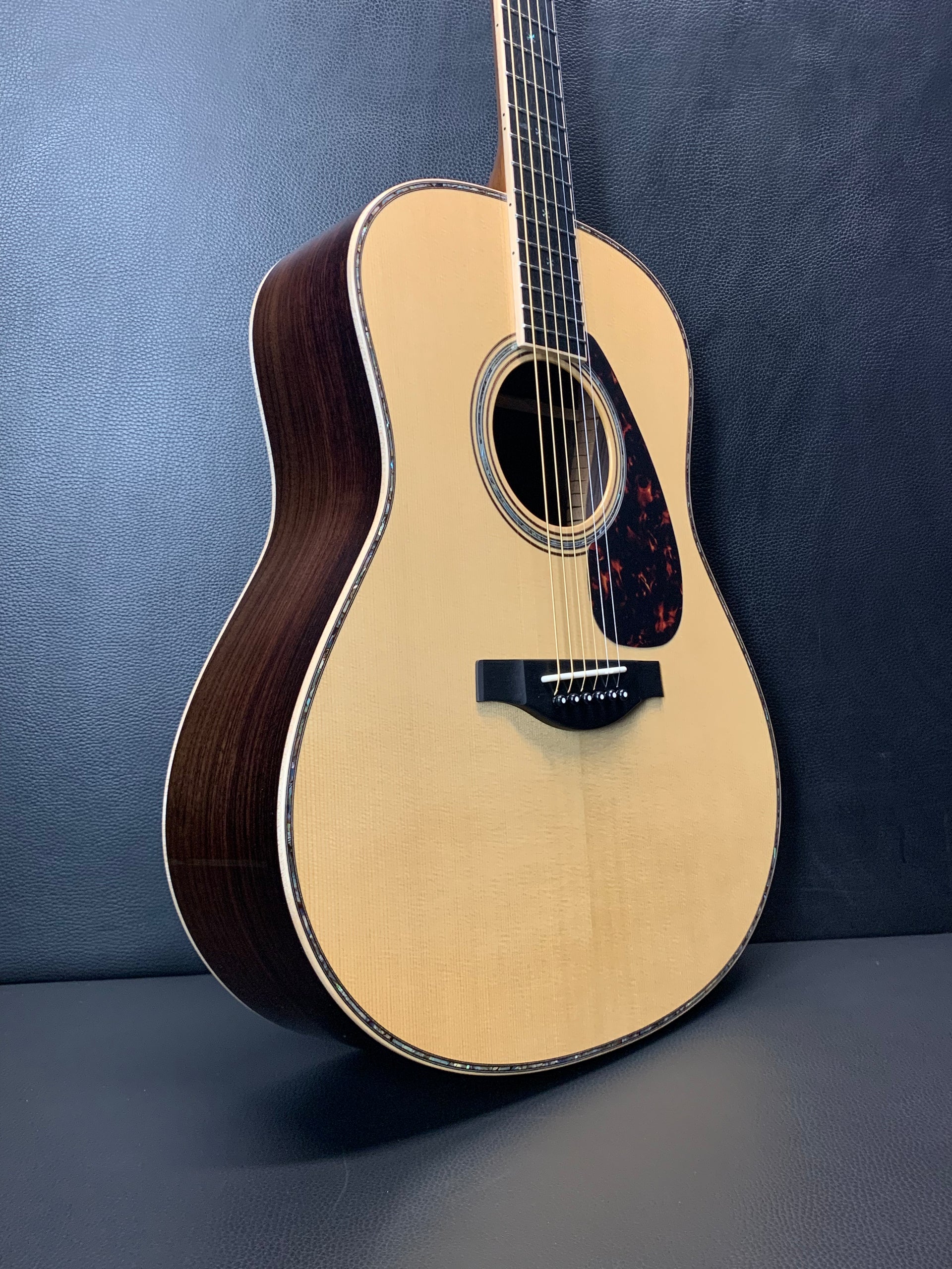 Yamaha LL56 ARE II Custom Jumbo #IJX080A – Guitar HAUS Yamaha LL56 ARE II Custom Jumbo #IJX080A – Guitar HAUS