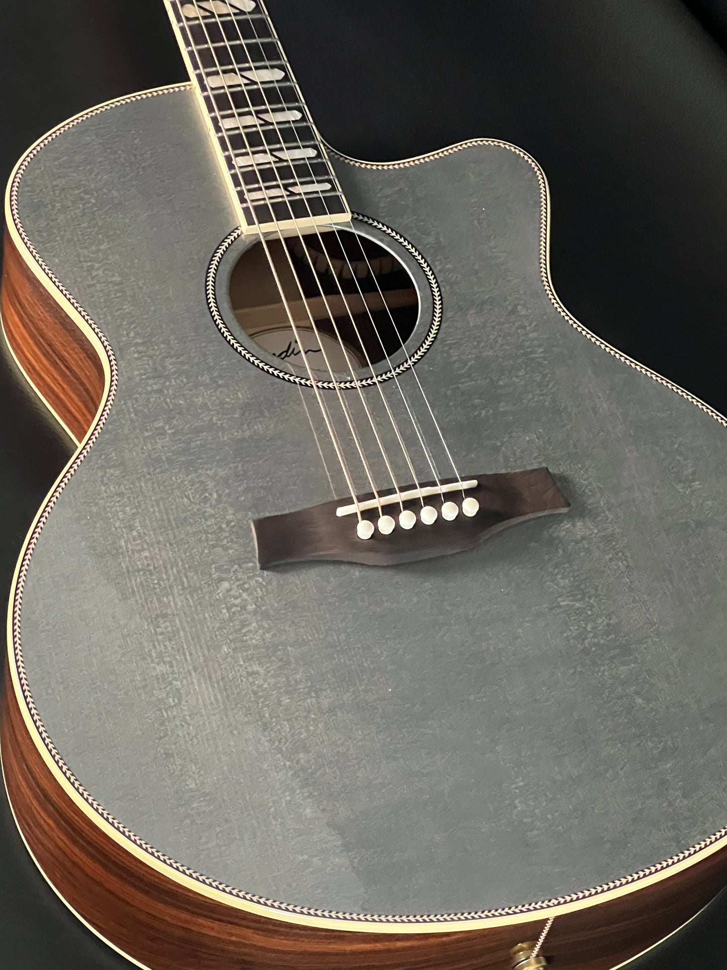Godin Connaisseur Rosewood Satin Gray #079