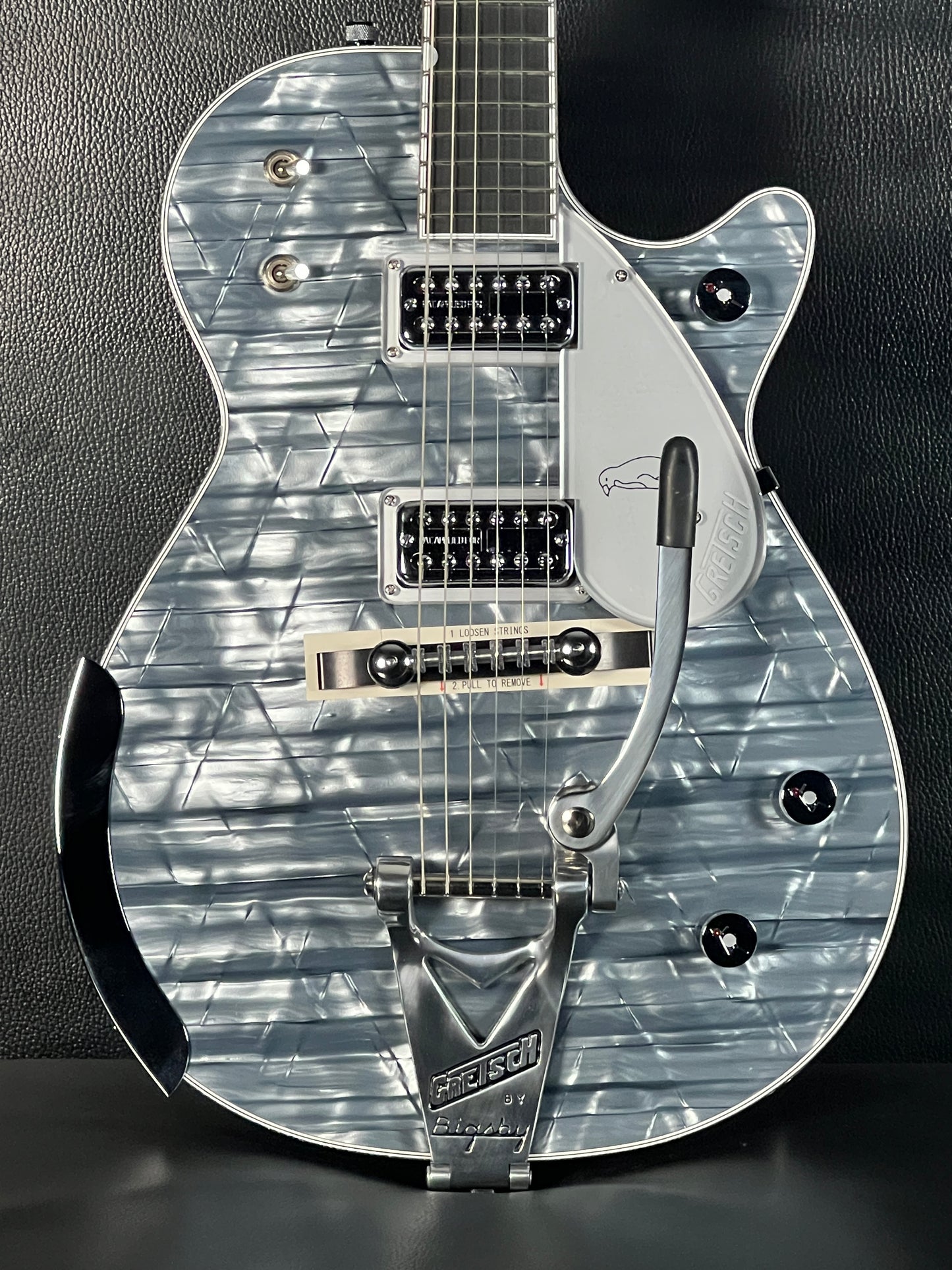 Gretsch G6134T-58 Limited Edition Penguin with String-Thru Bigsby - Light Blue Pearl