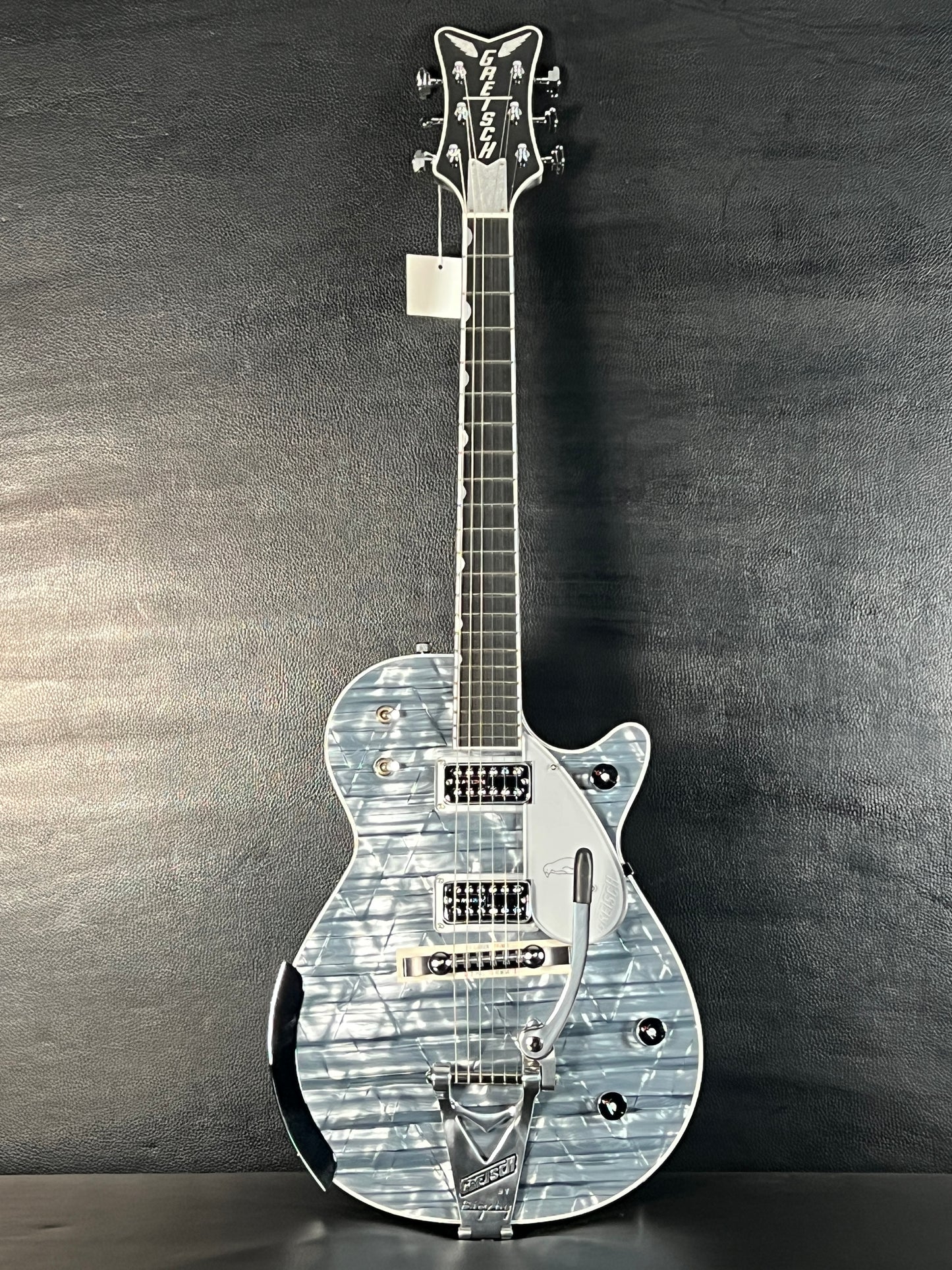 Gretsch G6134T-58 Limited Edition Penguin with String-Thru Bigsby - Light Blue Pearl