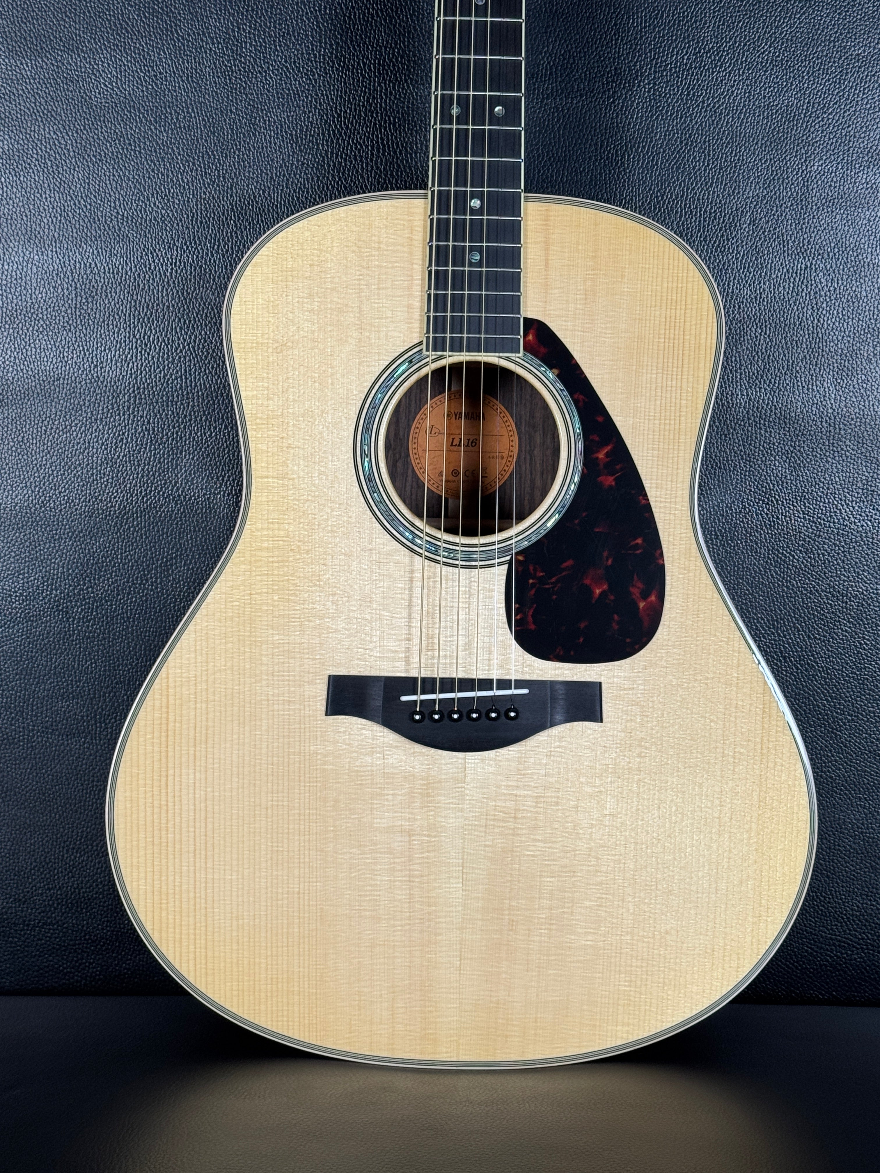 Yamaha LL16 ARE – Guitar HAUS