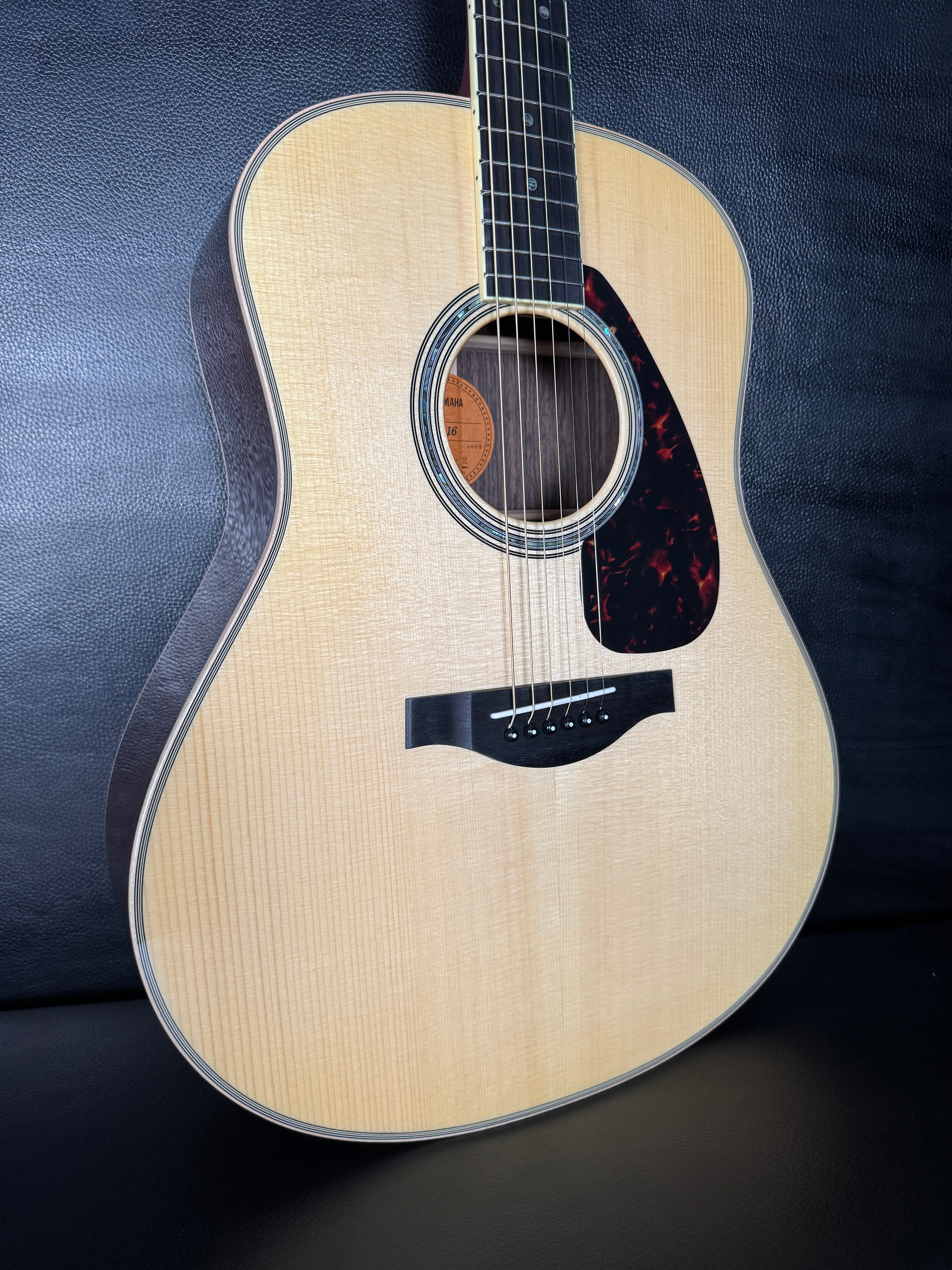 Yamaha LL16 ARE – Guitar HAUS
