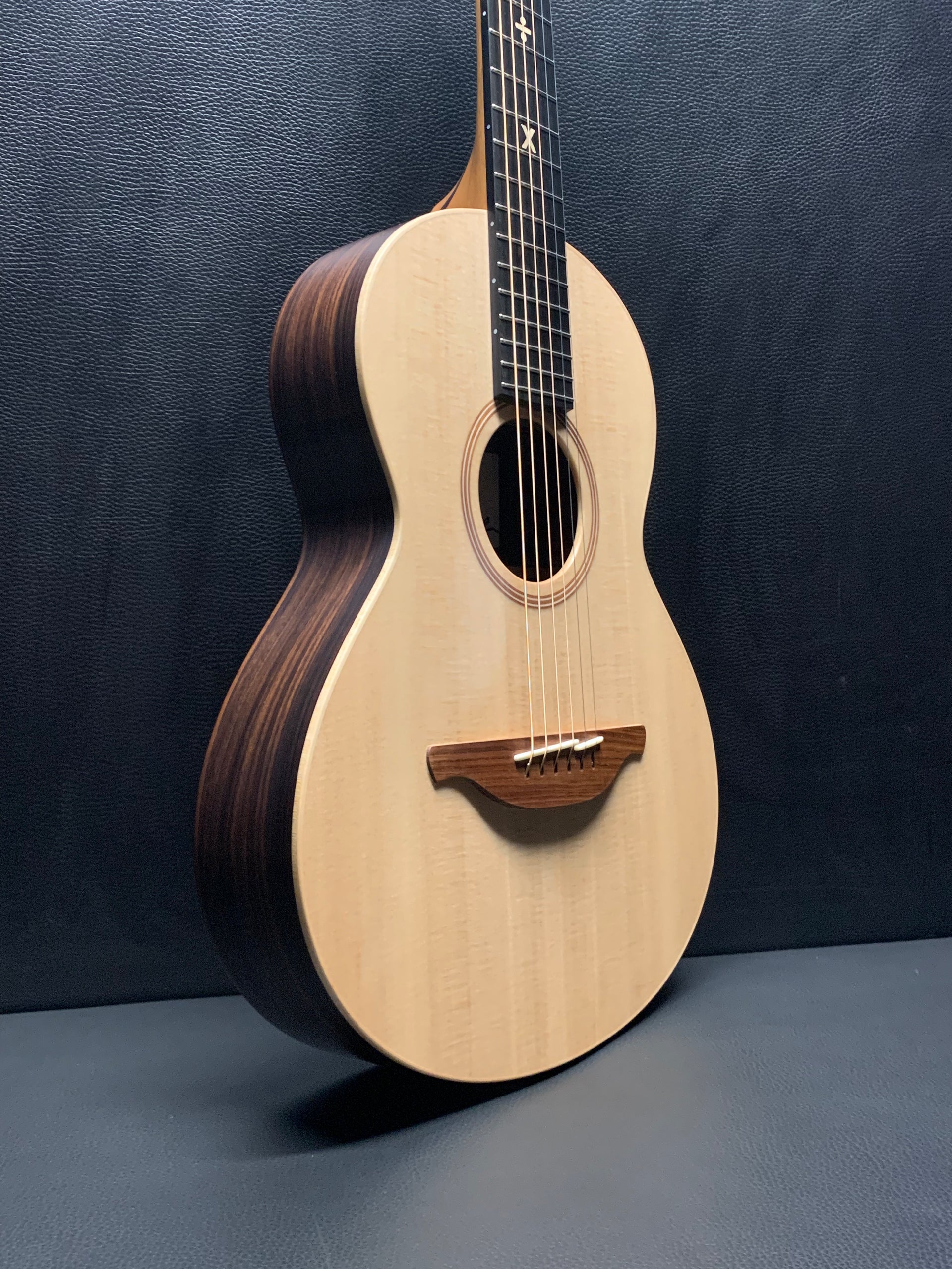 Sheeran Stadium Edition #27773 – Guitar HAUS