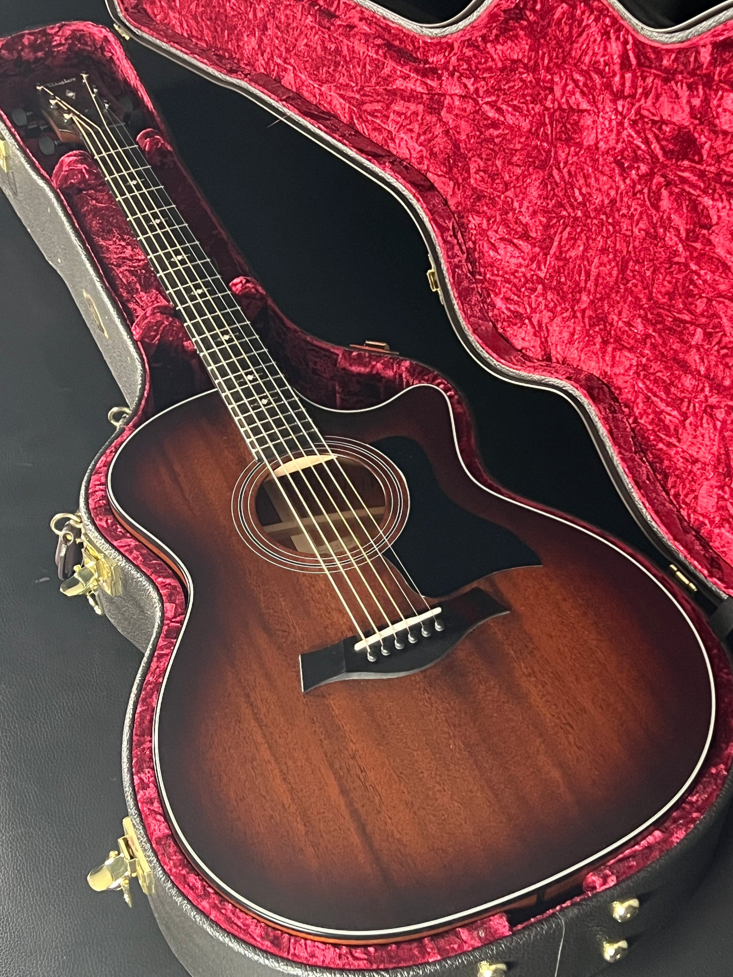 Taylor 324ce (PRE-OWNED)