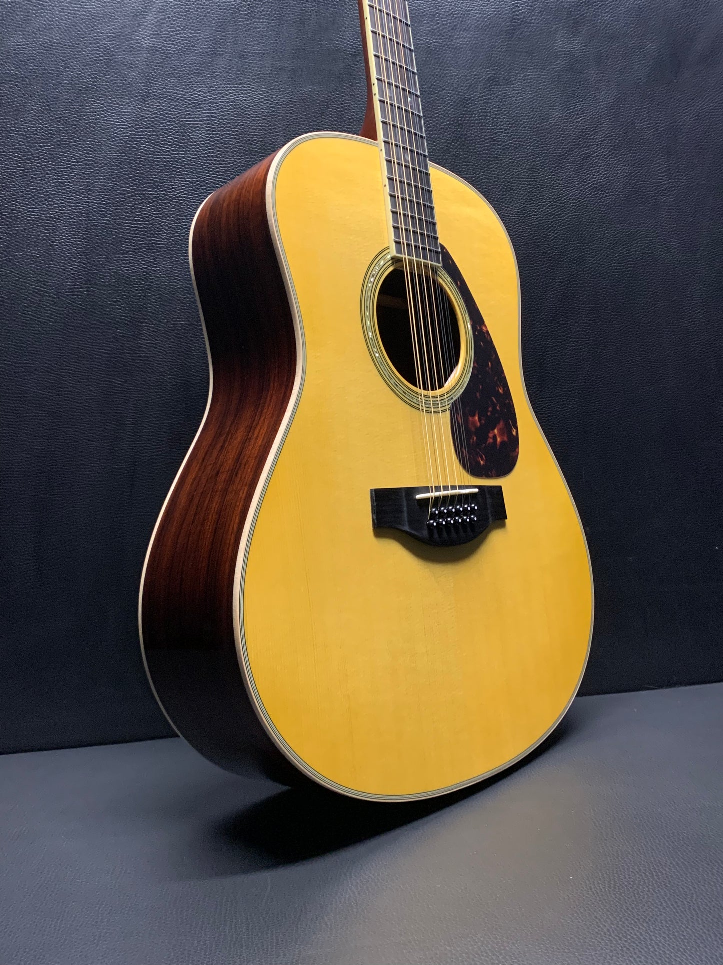 Yamaha LL16-12 12-String Acoustic-Electric Guitar w/ Hard Bag Yamaha LL16-12 12-String Acoustic-Electric Guitar w/ Hard Bag