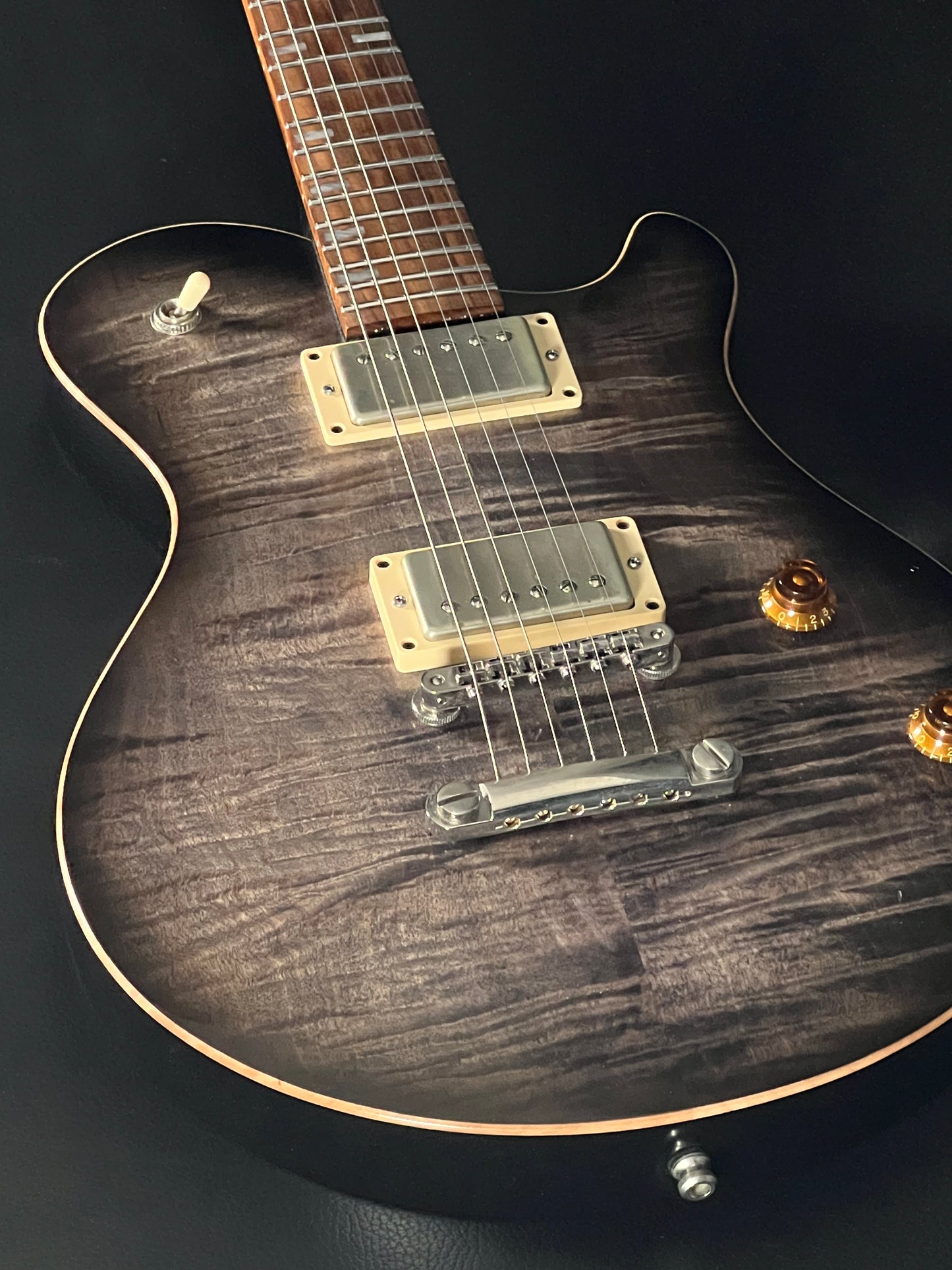 2018 USA Friedman Custom Shop Metro D Charcoal Black Burst Finish (PRE-OWNED)