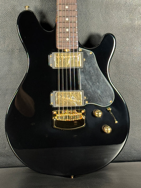 Music Man Valentine Black 6-String