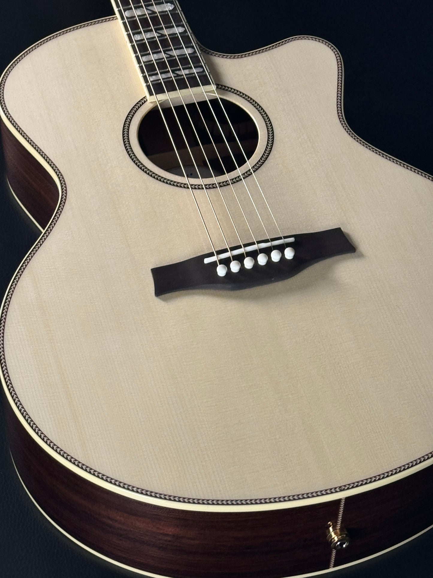 Godin Connaisseur Natural #031