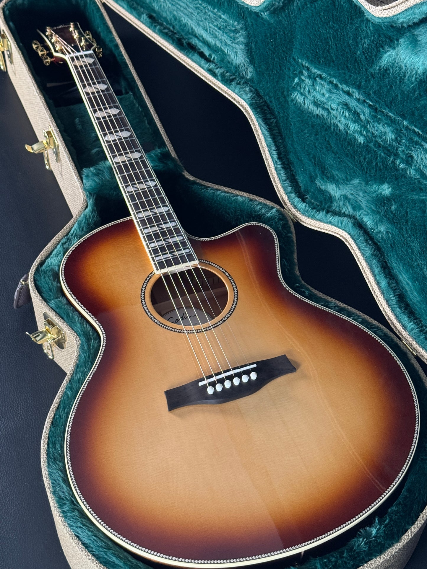 Godin Connaisseur MJ Sunsetburst Maho #072