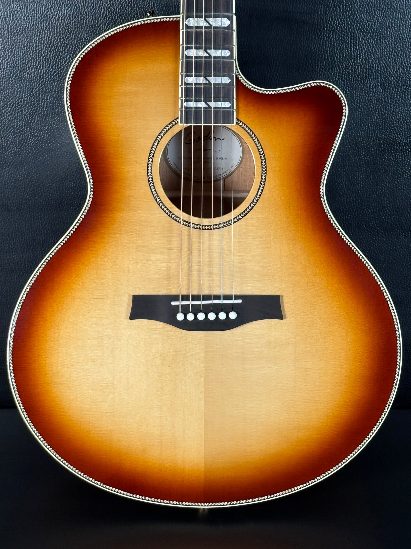 Godin Connaisseur MJ Sunsetburst Maho #072