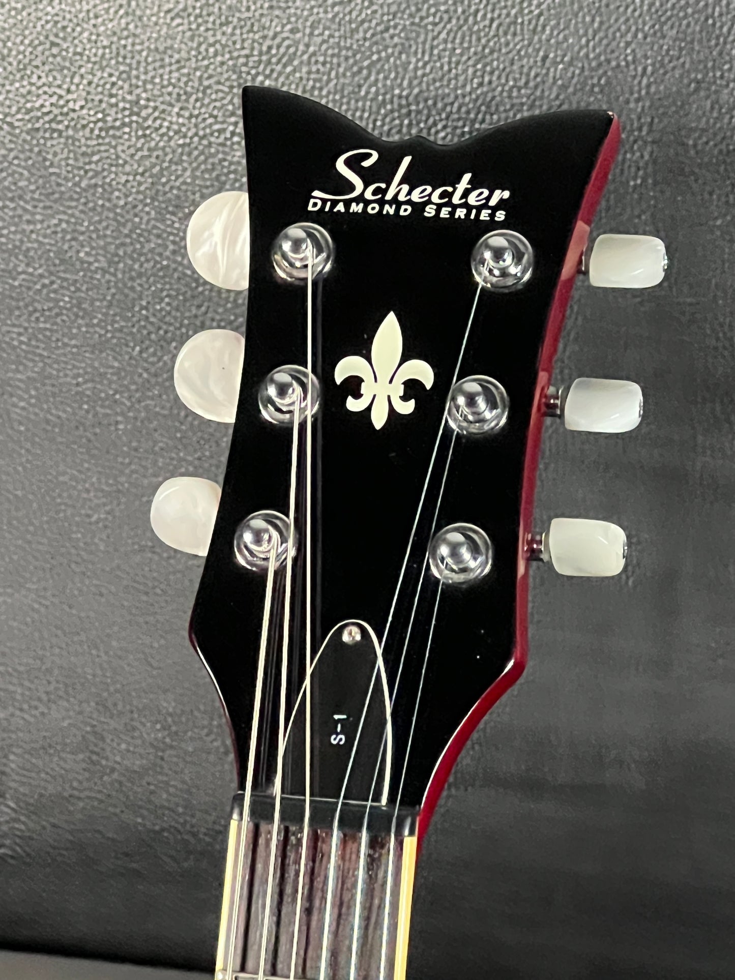 Schecter Diamond Series S-1 - See-Thru Cherry Red 2008 (PRE-OWNED)