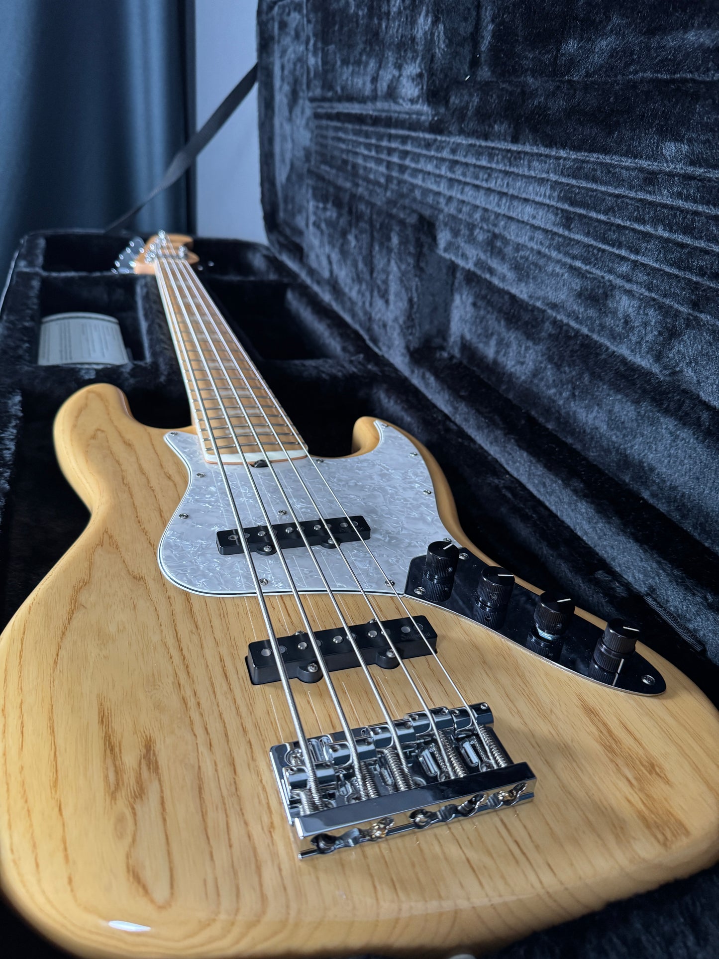 Sadowsky Japan 5 string Bass Guitar ( PRE-OWNED)