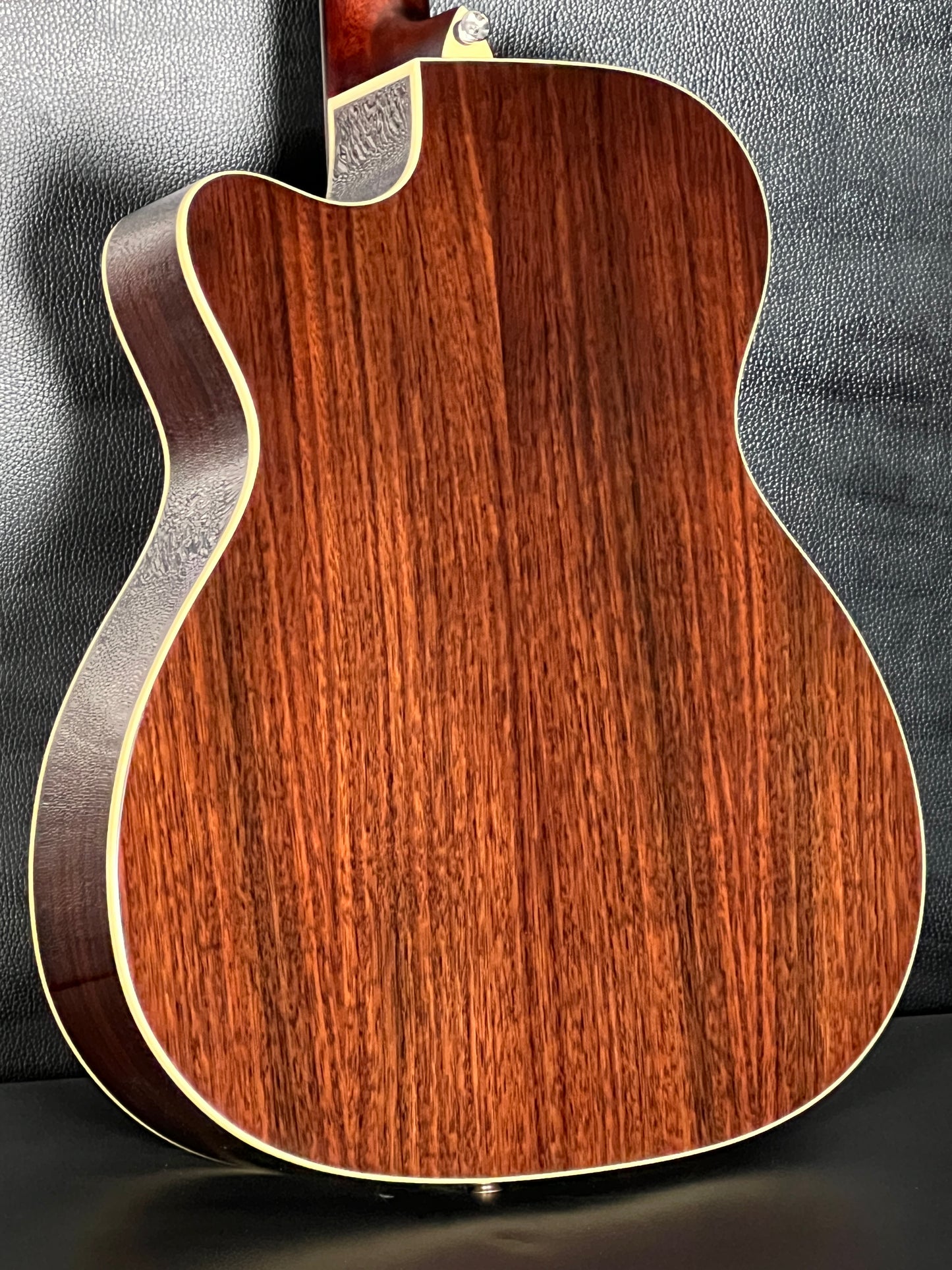 Alvarez AF70CE Shadowburst #666