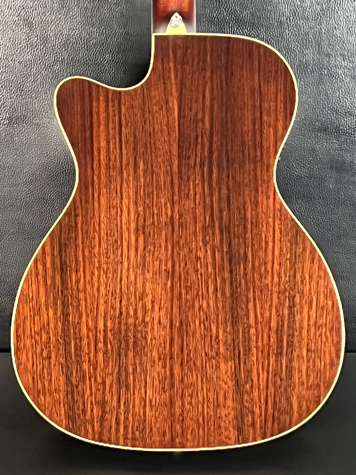 Alvarez AF70CE Shadowburst #666