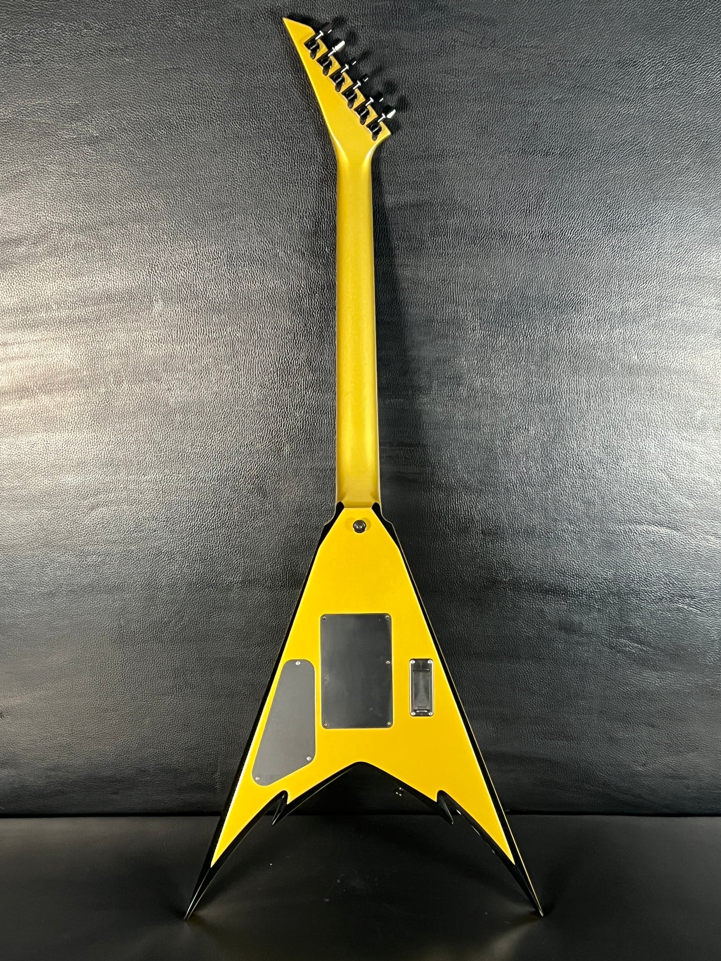 Jackson Pro Series Phil Demmel Signature Demmelition King V Gold with Black Bevels (PRE-OWNED)