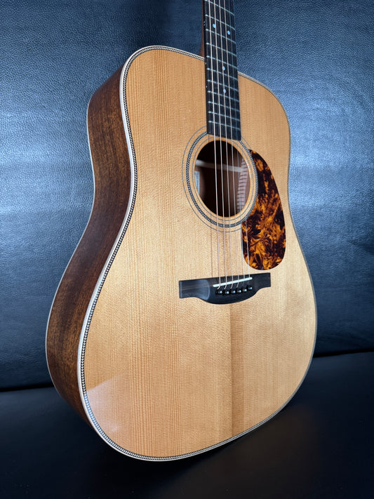 Boucher Studio Goose SG-42-V  K&K ( PRE-OWNED)