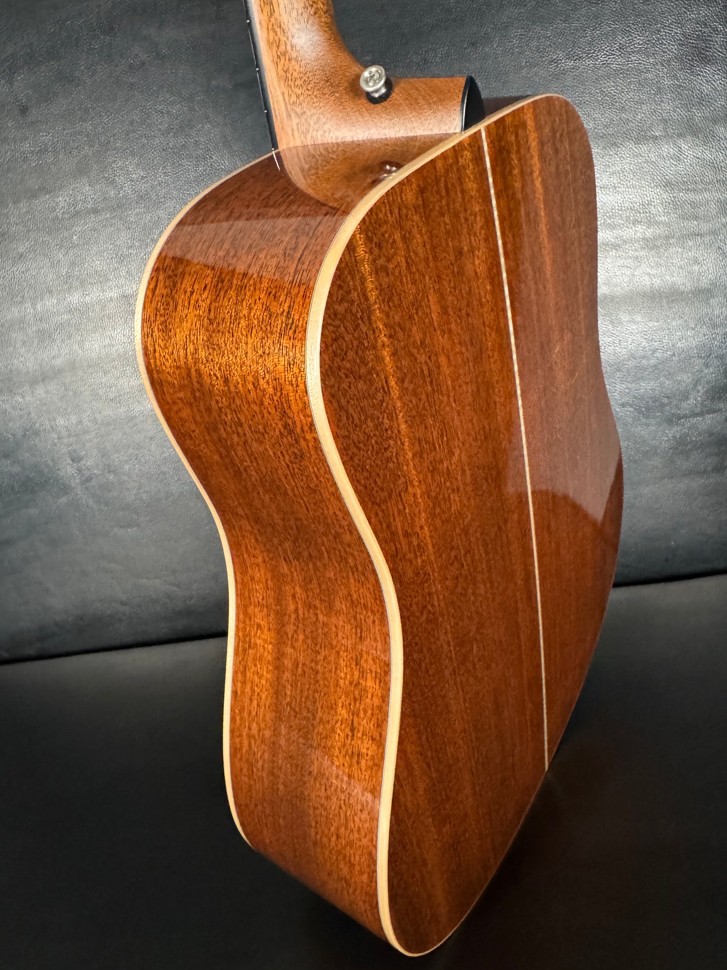 Boucher Studio Goose SG-42-V  K&K ( PRE-OWNED)