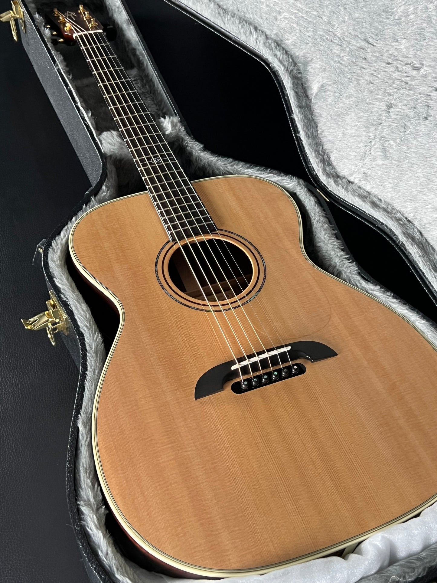 Alvarez Yairi FYM70 (PRE-OWNED)