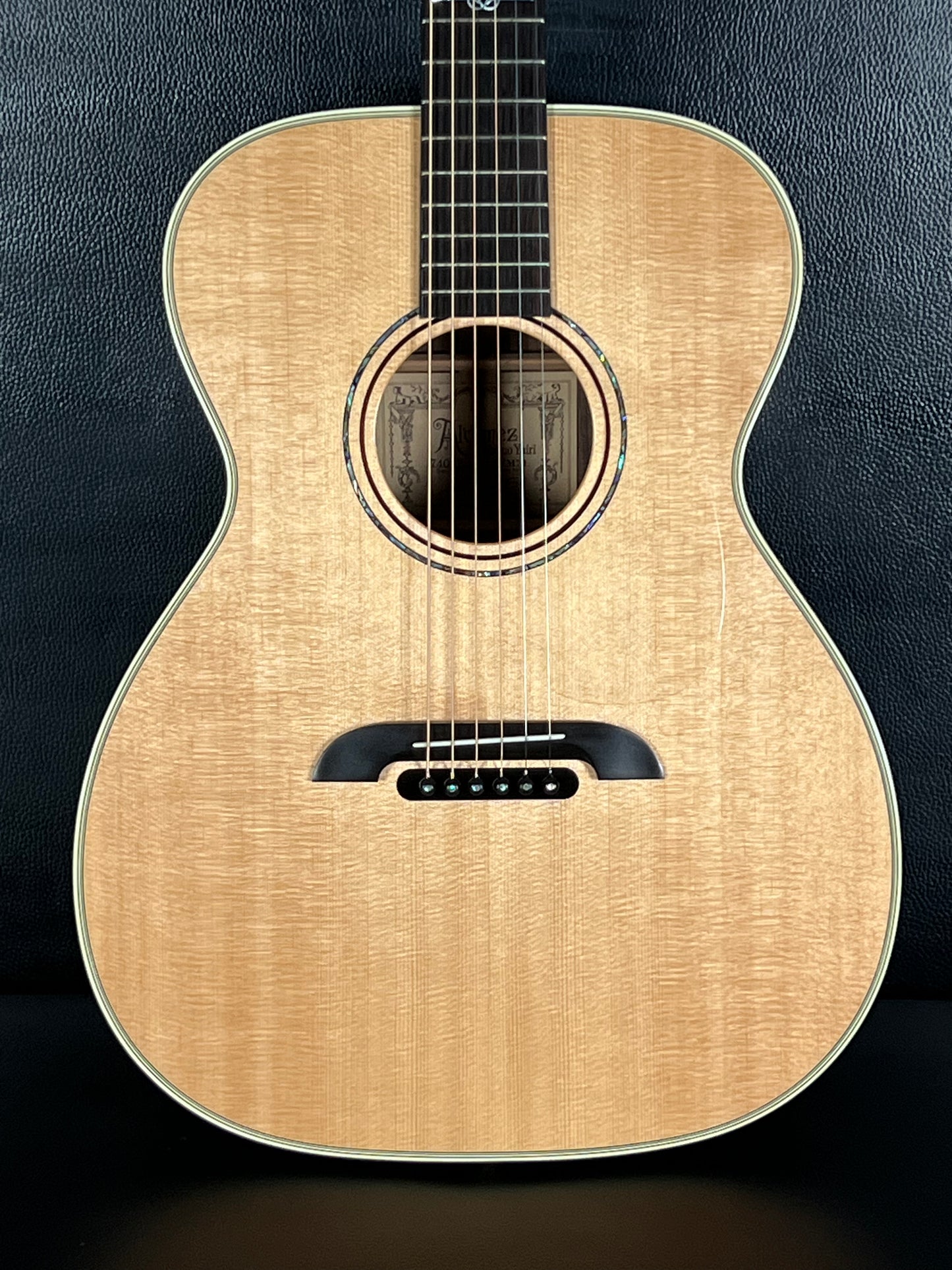 Alvarez Yairi FYM70 (PRE-OWNED)