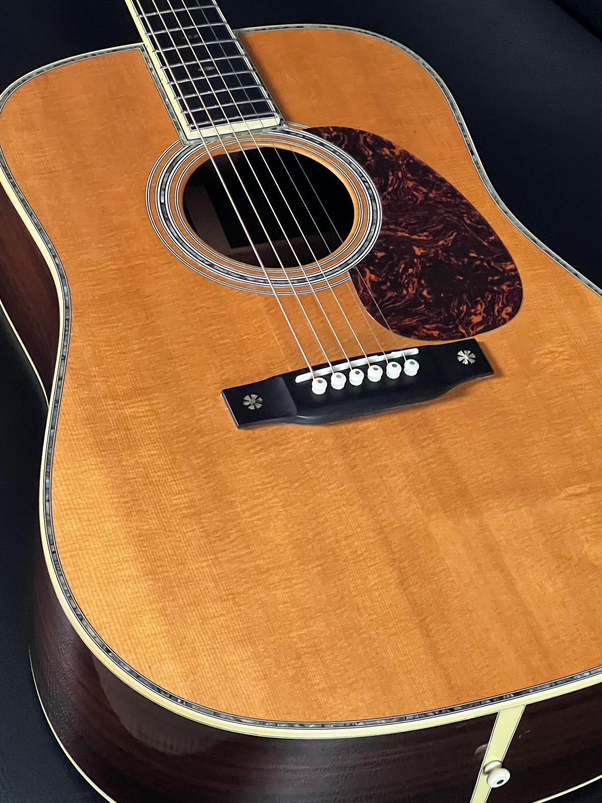 Martin D-42 (PRE-OWNED)